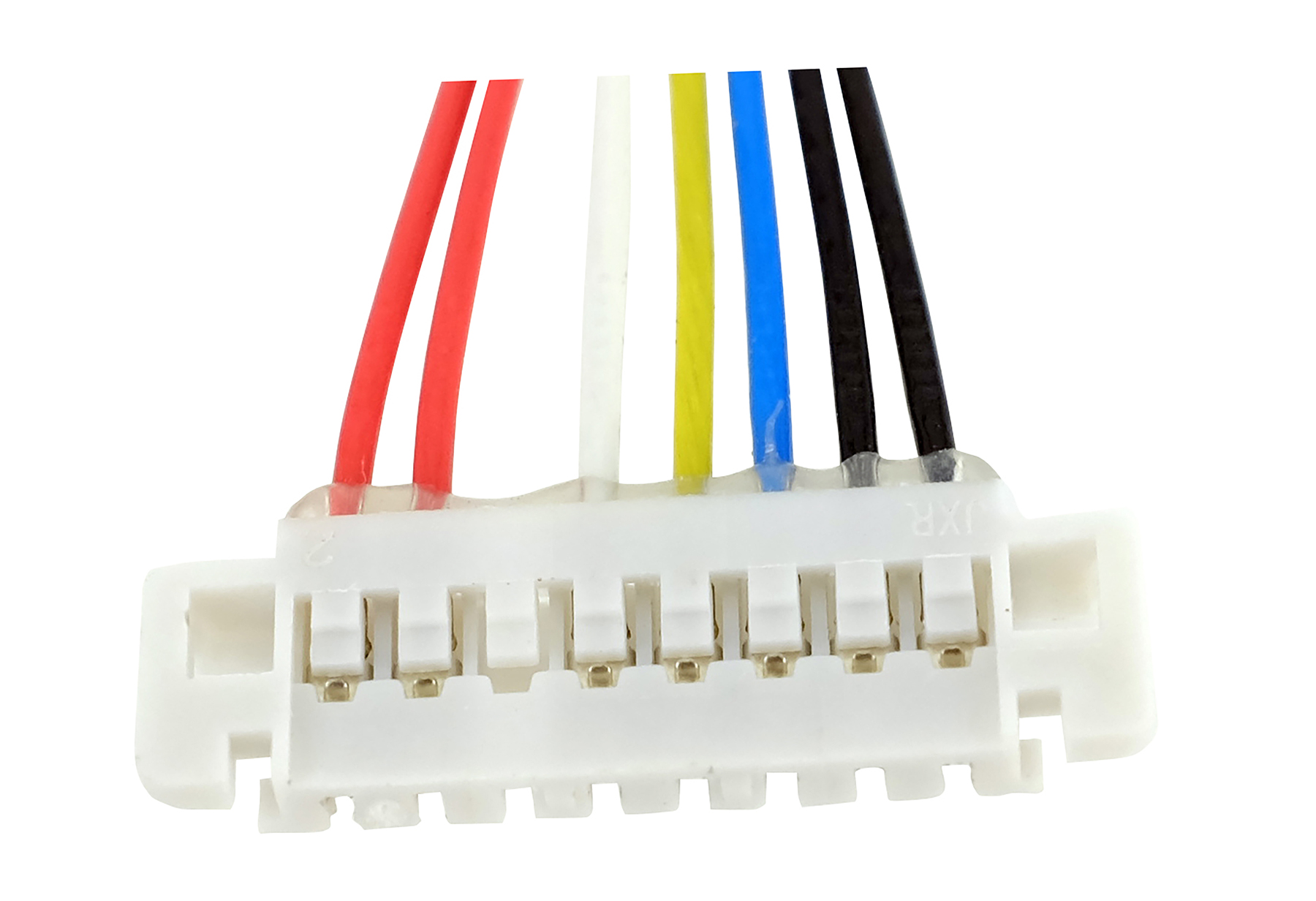 Weißer Stecker mit roten, weißen, gelben, blauen und schwarzen Kabeln.