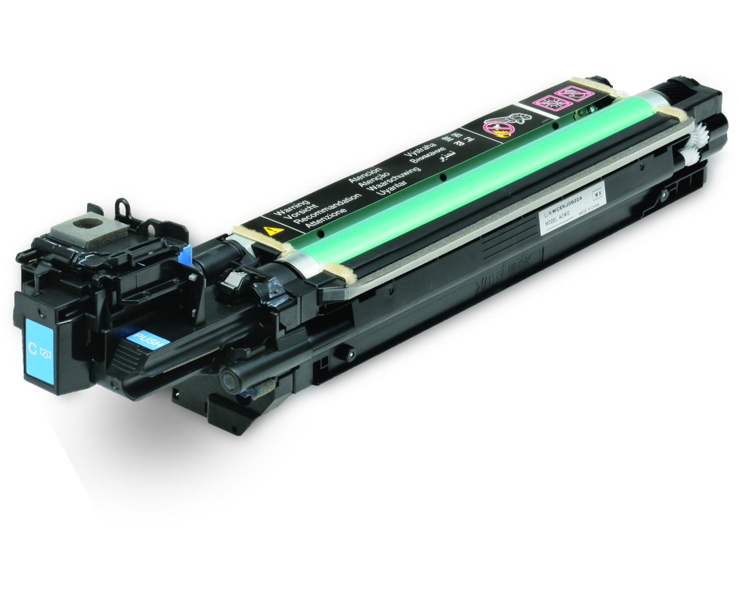 Una cartuccia toner stampante nera e ciano con tamburo verde, su sfondo bianco.