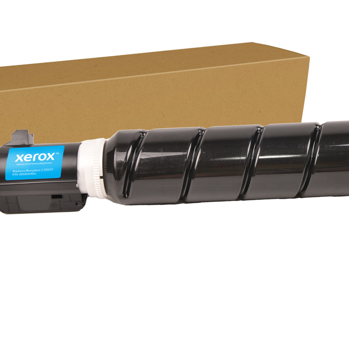 Zwarte Xerox toner cartridge met blauw label en bruine doos op achtergrond.