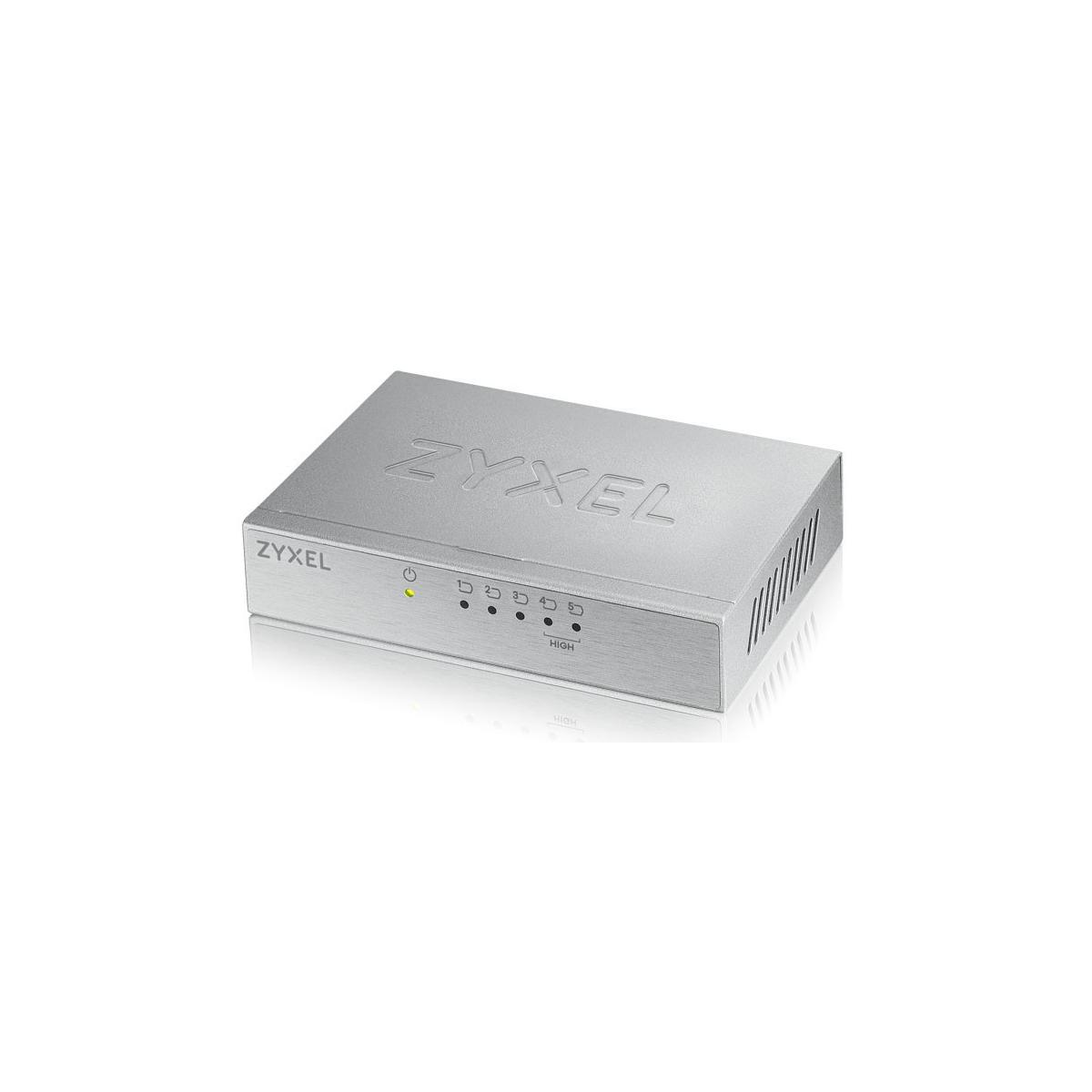 Router Zyxel argentato con spie di stato e fessure di ventilazione su sfondo bianco.