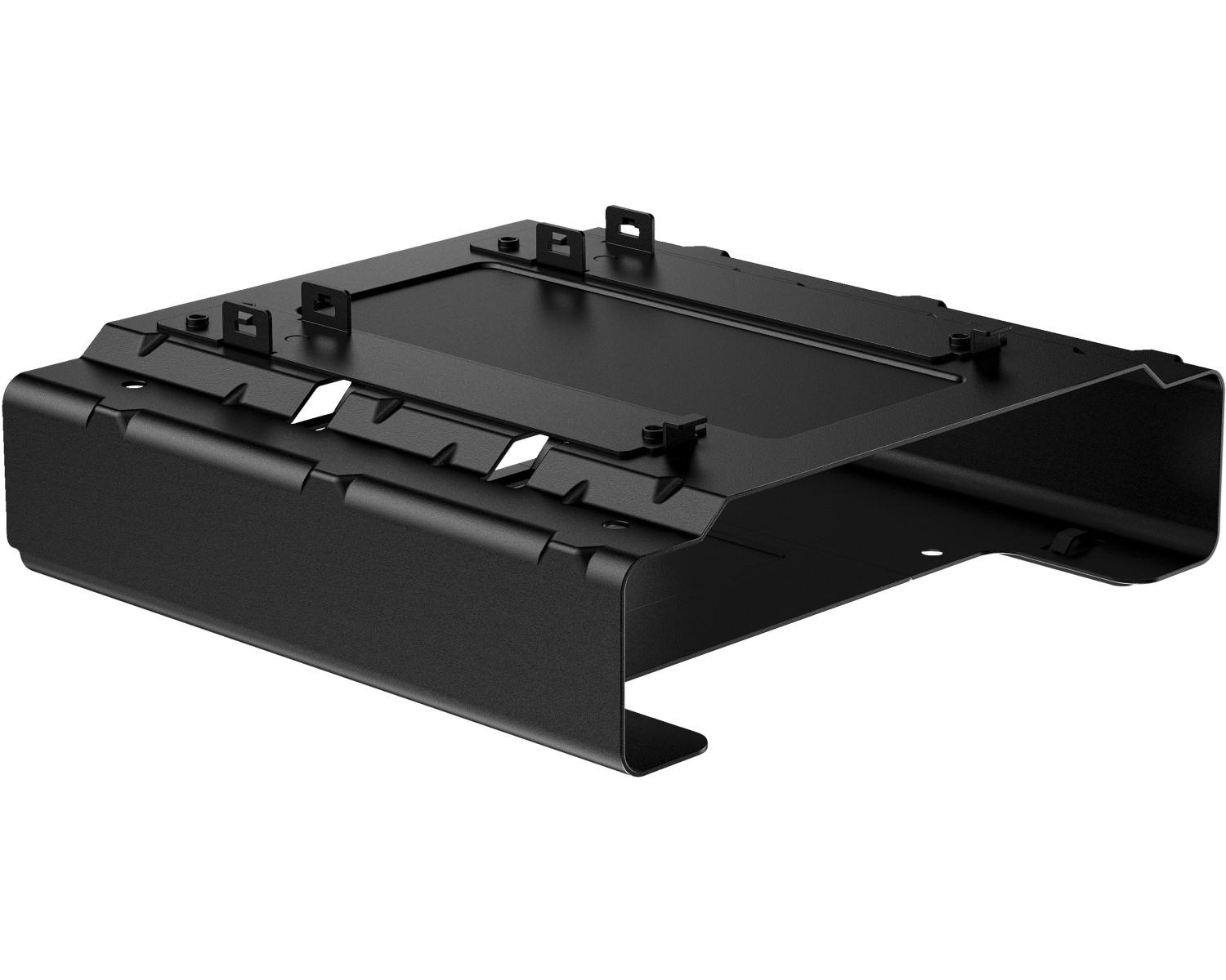 Un soporte de metal negro con ranuras y orificios de montaje.