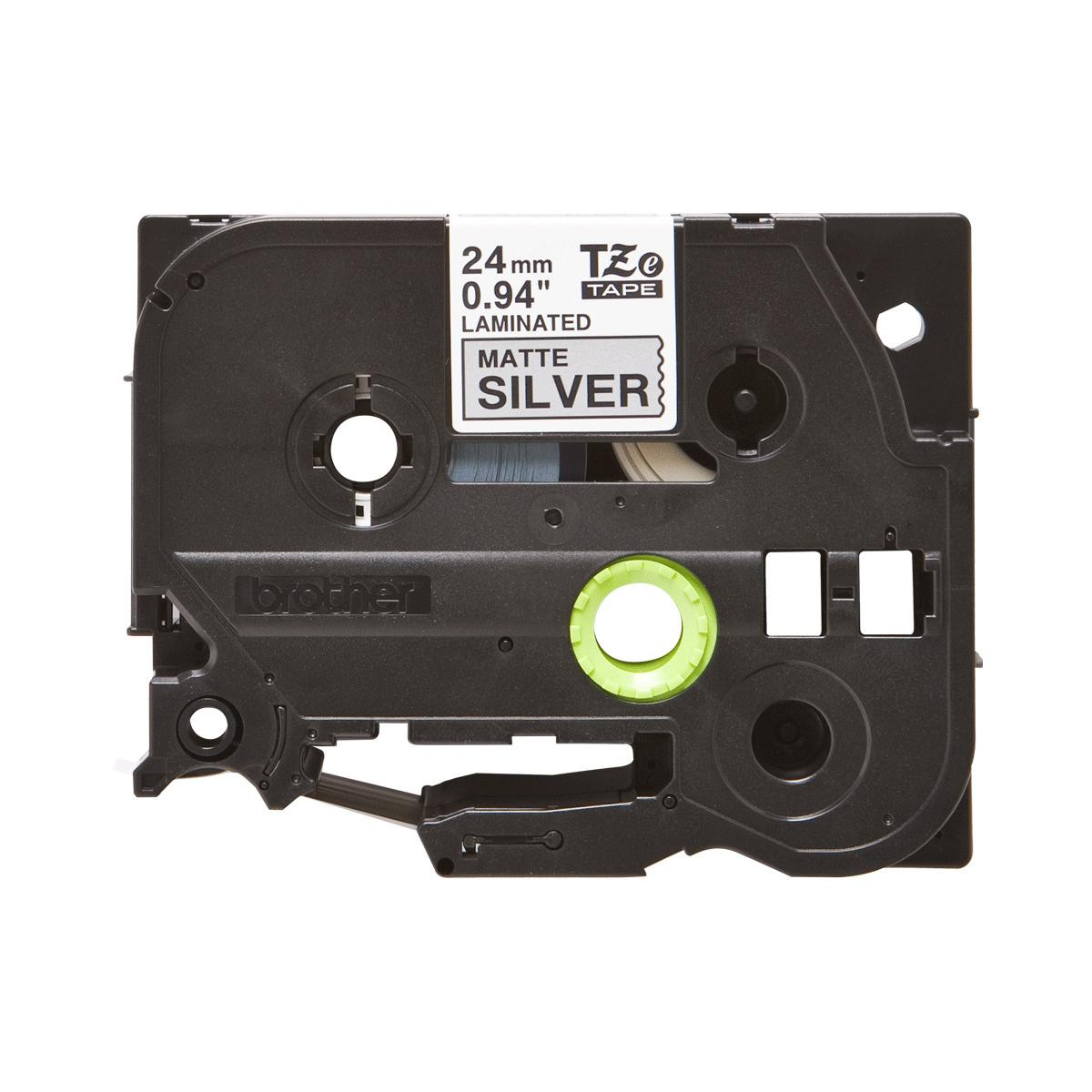 Schwarzes Brother-Bandkassettenmodul mit silberner, matter, laminierter 24-mm-Beschriftung.