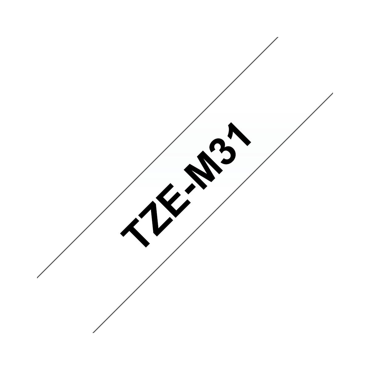 Ein weißes Etikett mit schwarzer Schrift TZE-M31.