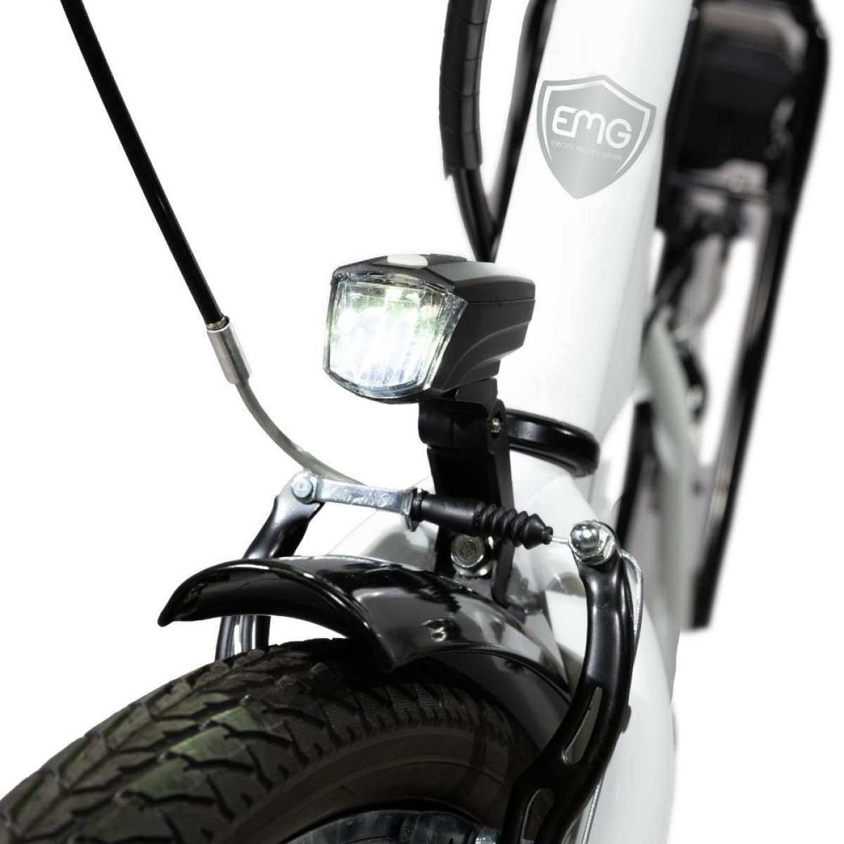 Bici elettrica bianca anteriore con faro e gomma.