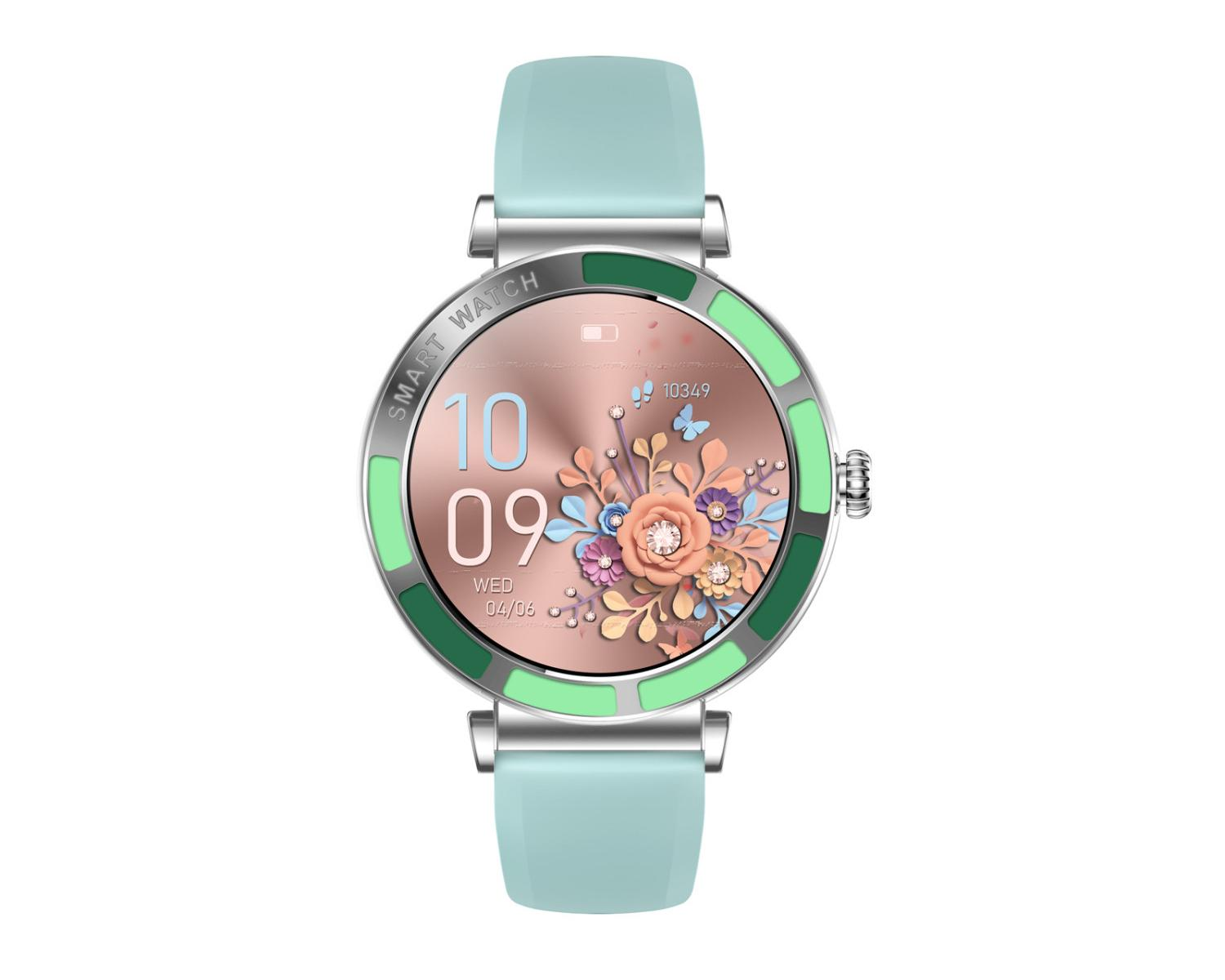 Eine hellblaue Smartwatch mit floralem Zifferblatt und grünem Ring.