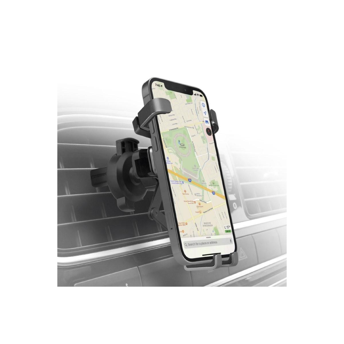 Uno smartphone con app di navigazione è montato in un supporto per bocchetta d'aria dell'auto.
