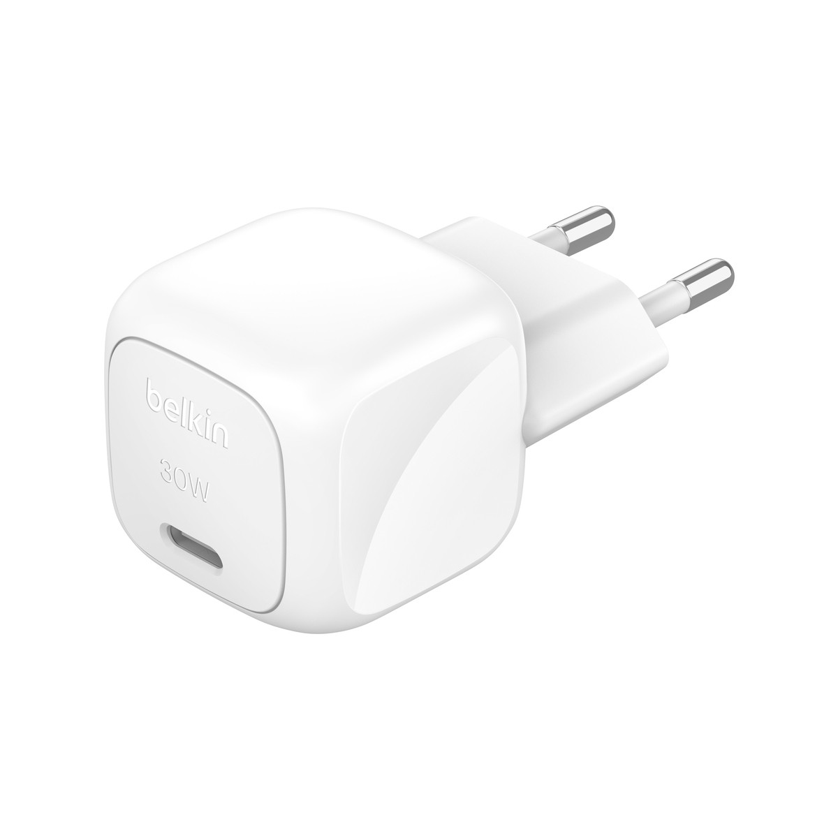 Un cargador Belkin blanco de 30W USB-C con dos clavijas.