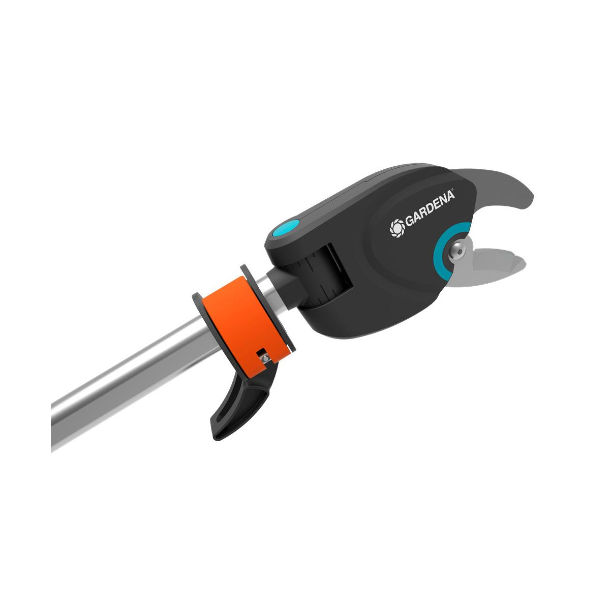 Podadora Gardena con mango y hoja. Carcasa naranja y negra con detalles azules.