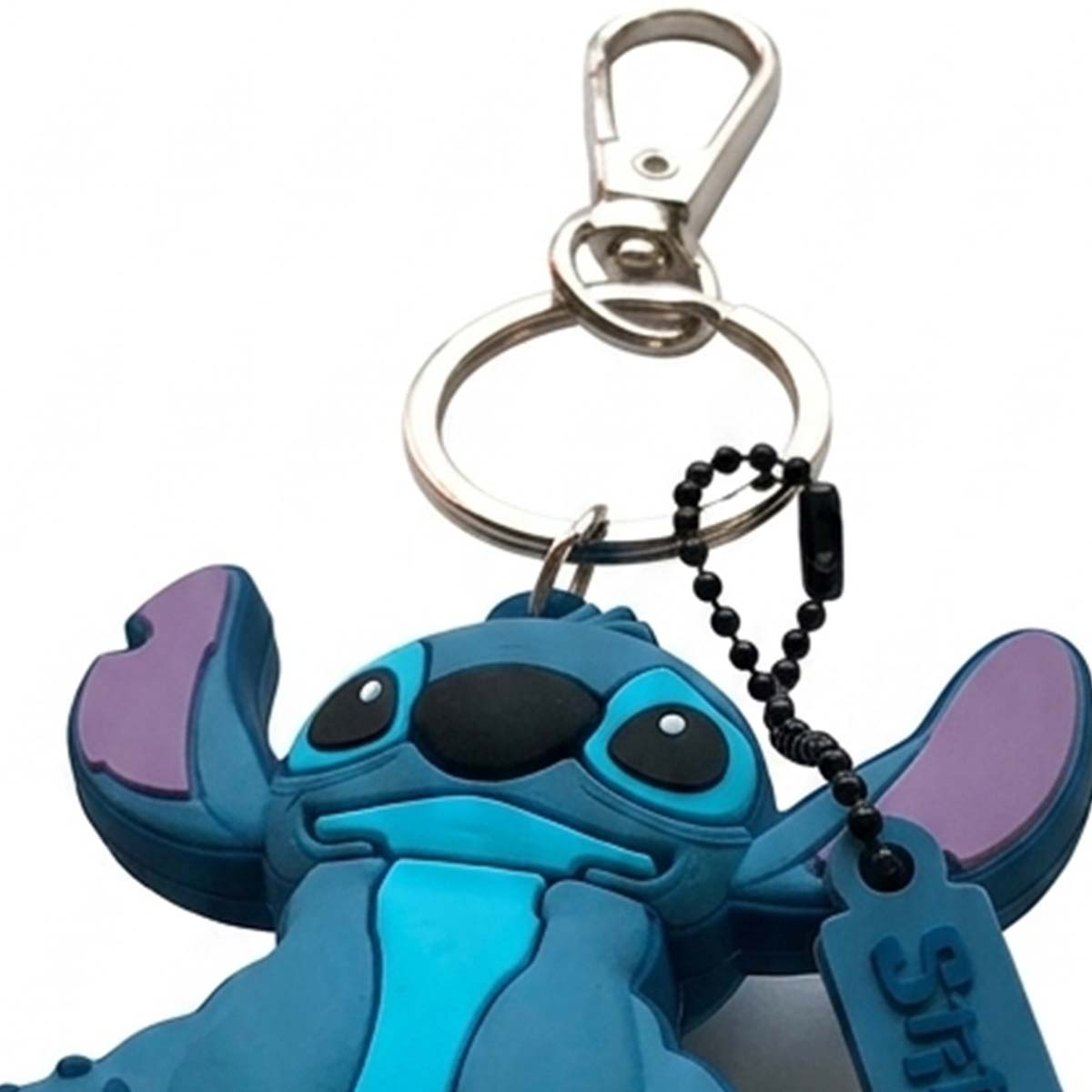 Un portachiavi blu di Stitch con un anello e una catena.