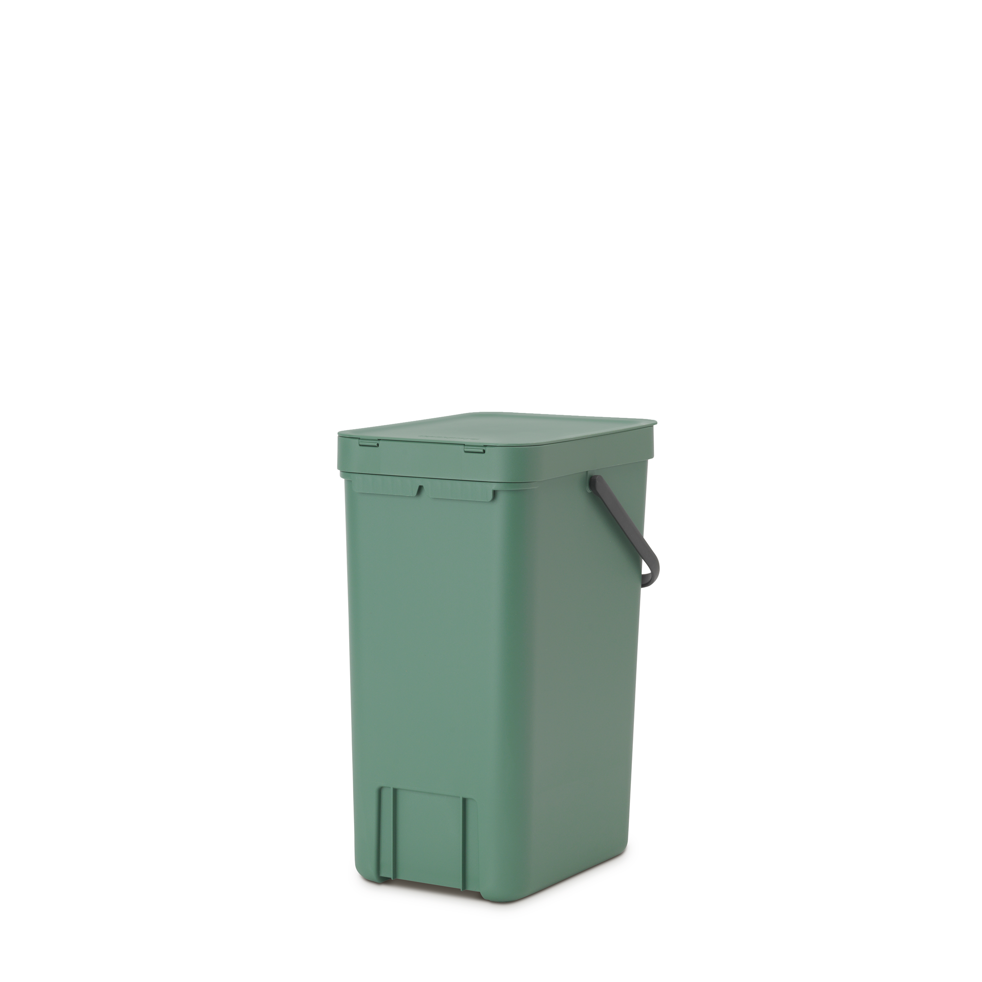 Een groene prullenbak met deksel en handvat op witte achtergrond.