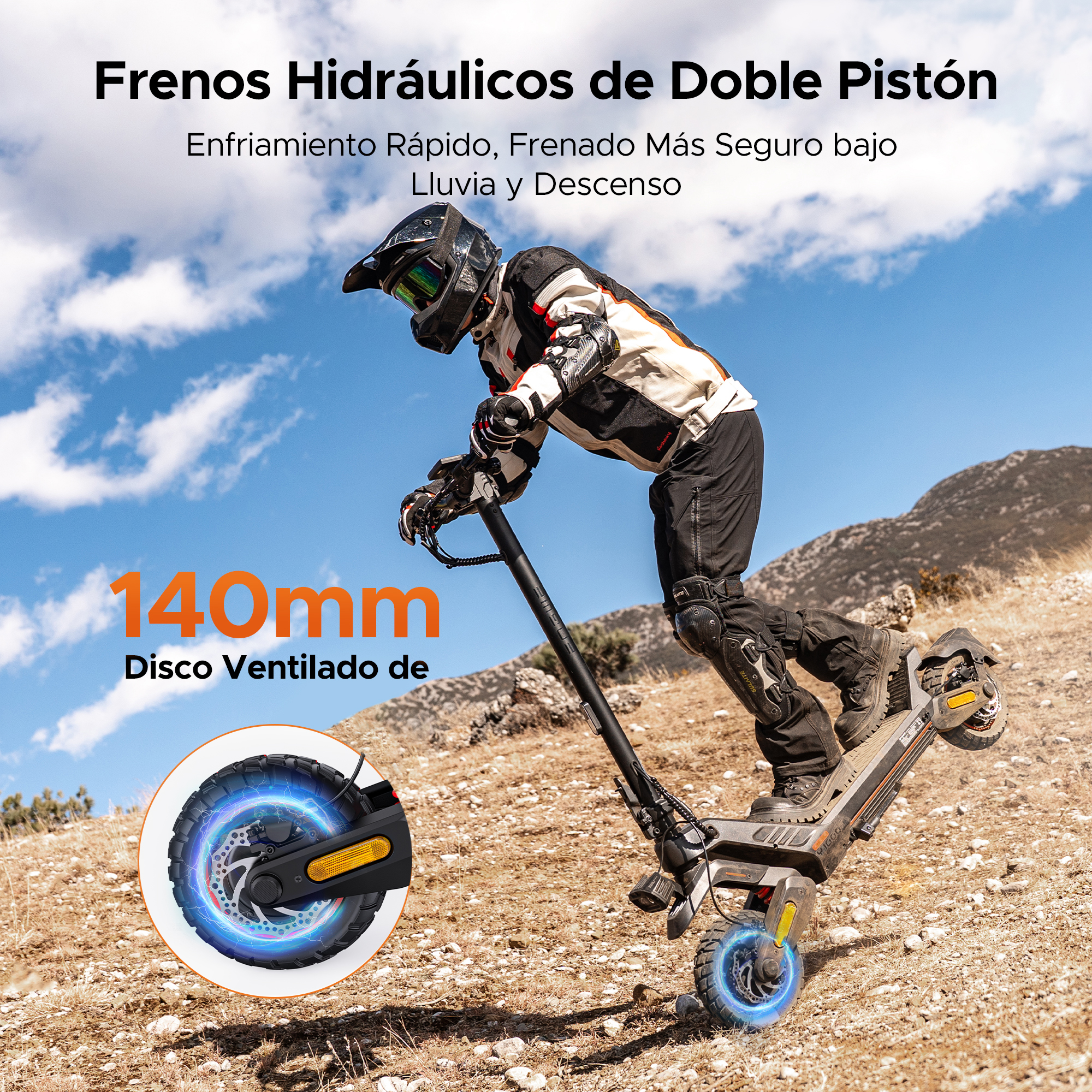 Un ciclista en un patinete eléctrico desciende un sendero polvoriento.
