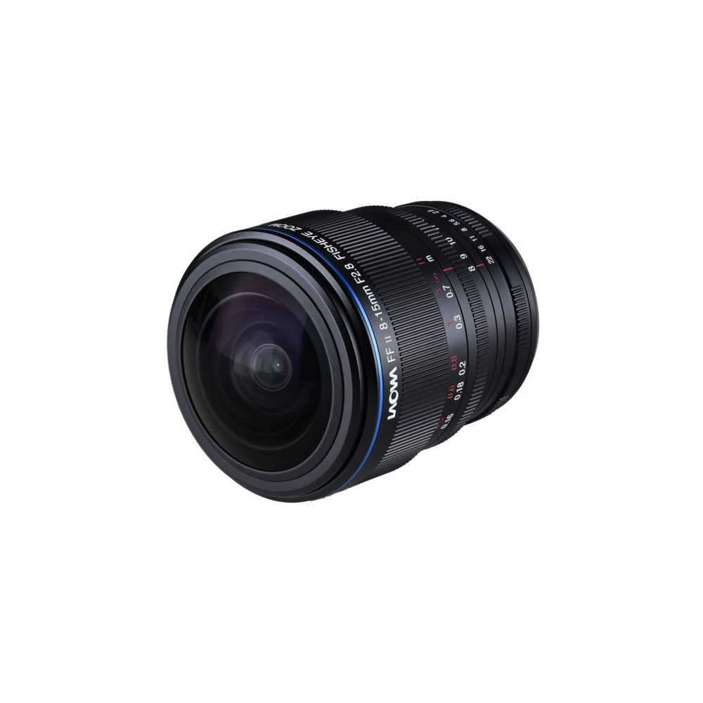 Een zwarte Laowa FF II 8-15mm F2.8 fisheye lens met afstandsmarkeringen.