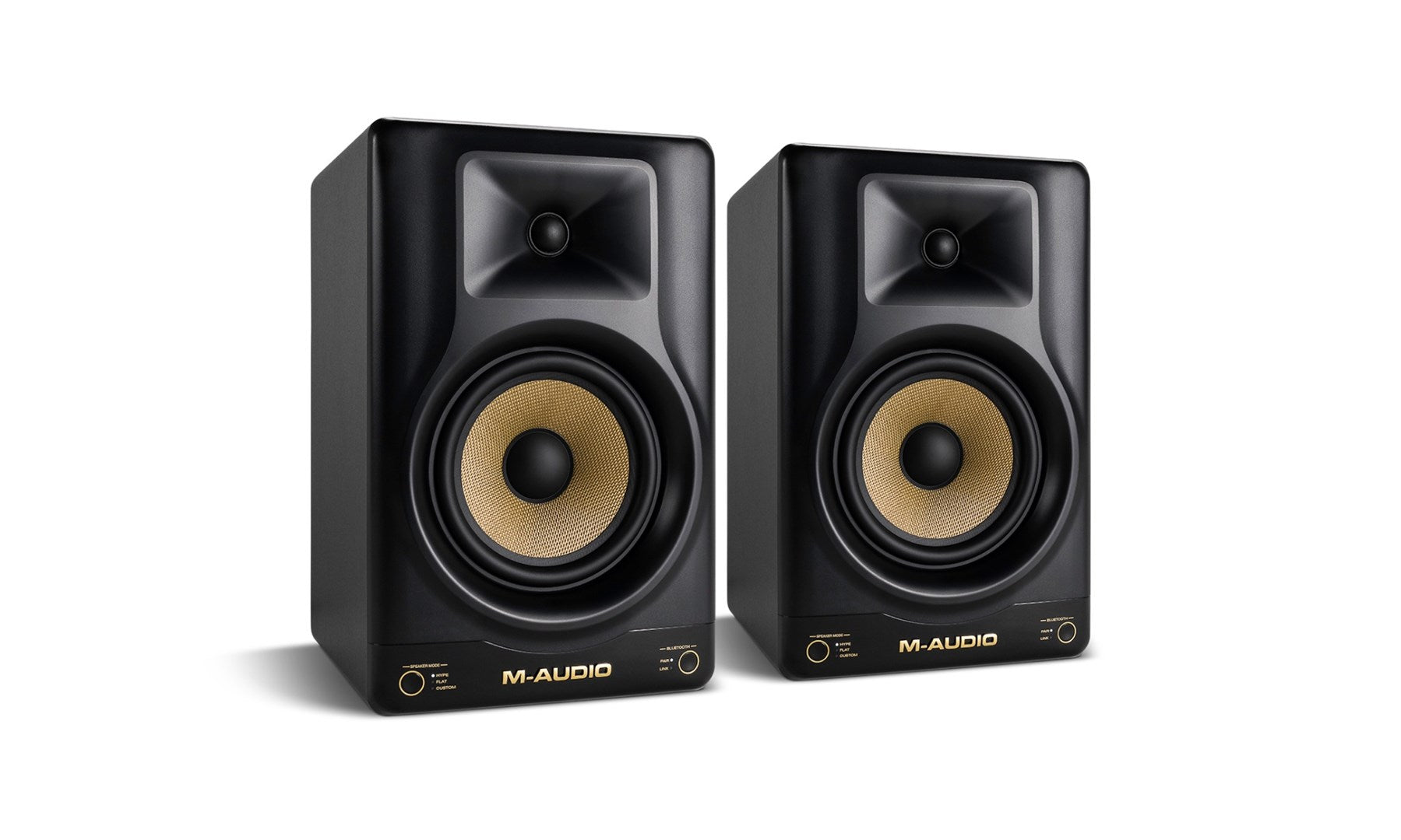 Due monitor da studio M-Audio neri con coni dorati, uno accanto all'altro.
