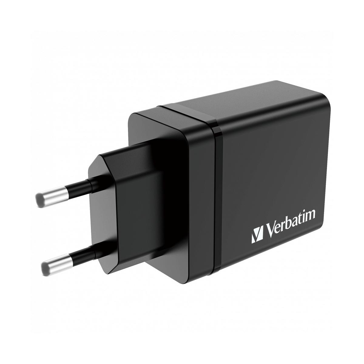 Un caricatore USB Verbatim nero con due spinotti argentati su sfondo bianco.