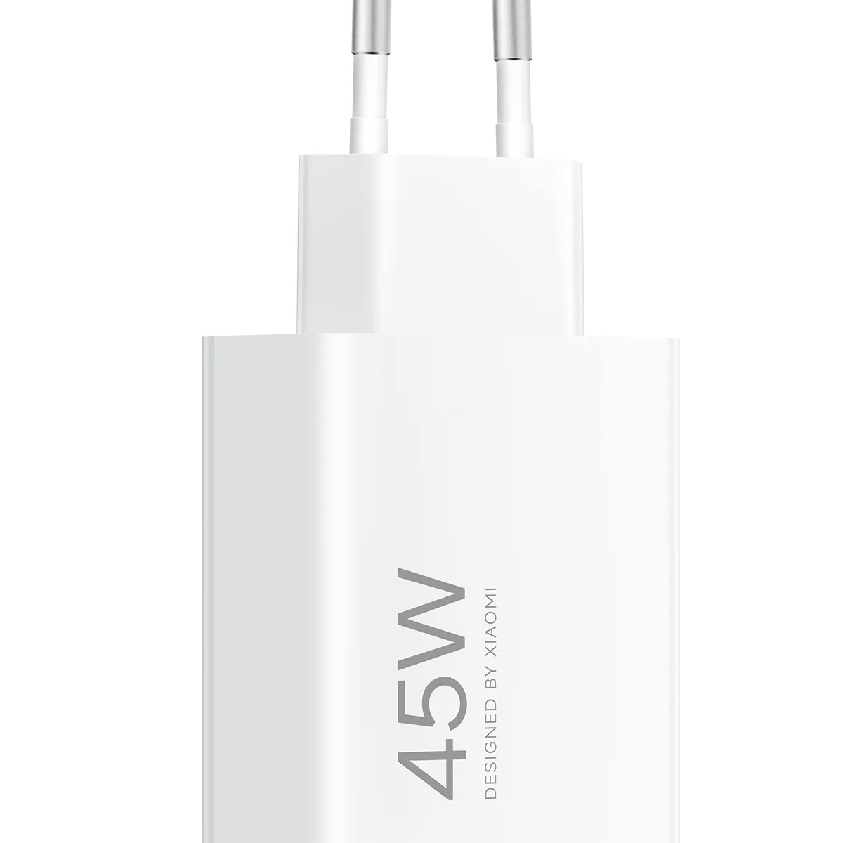 Un alimentatore bianco Xiaomi da 45W con pin argentati.