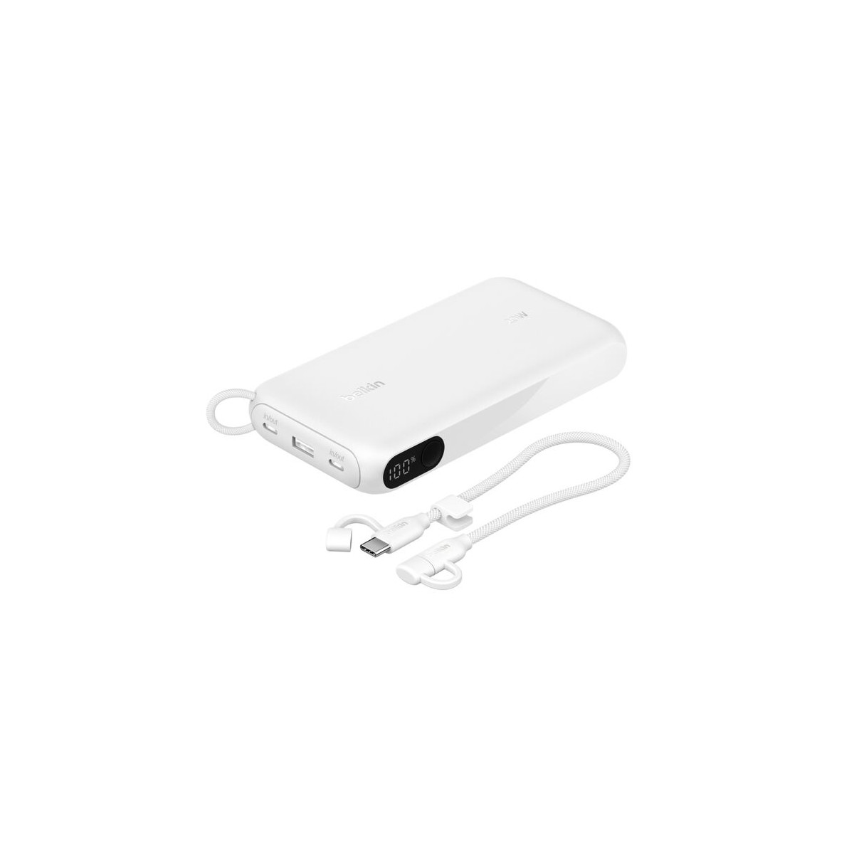 Un power bank Belkin bianco con display al 100% e cavo USB-C.