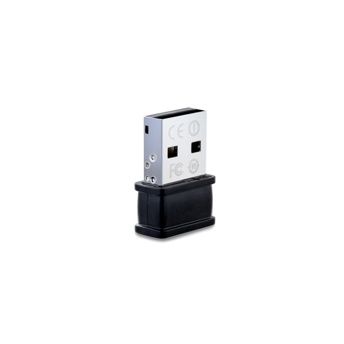 Beyaz arka plan üzerinde siyah tabanlı gümüş USB bellek.