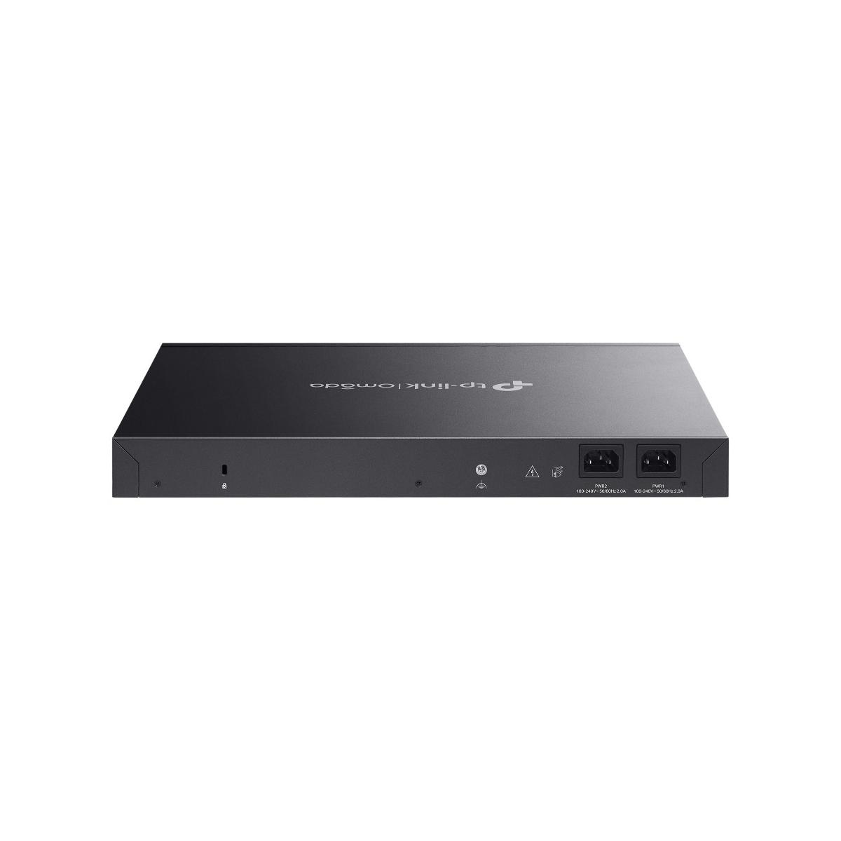 Schwarzer TP-Link Omada Switch mit zwei Stromanschlüssen auf der Rückseite.