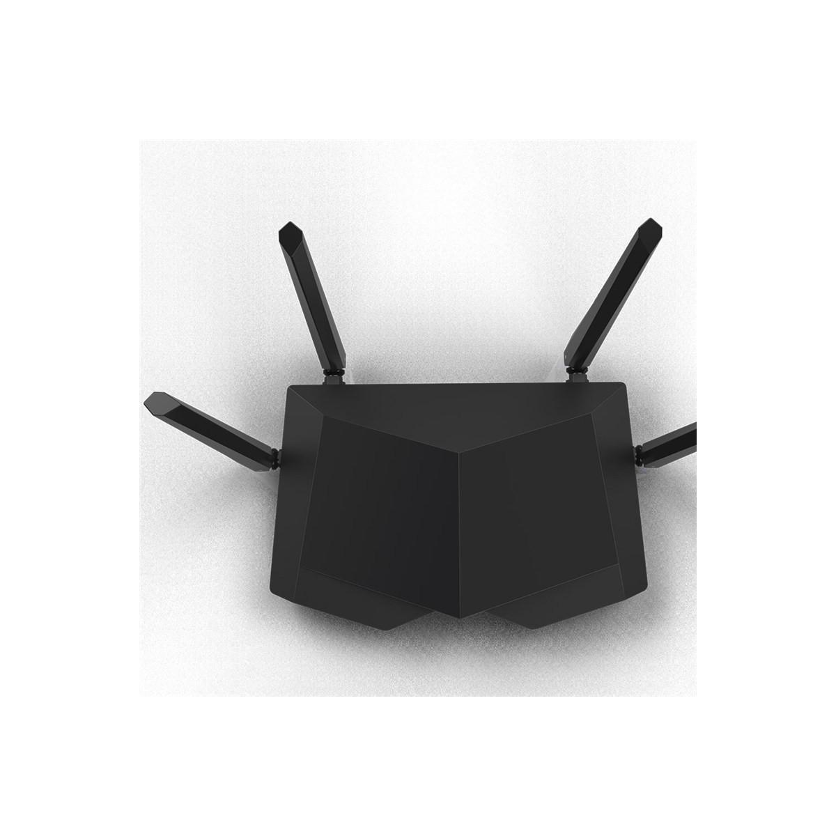 Un router nero con quattro antenne su sfondo bianco.
