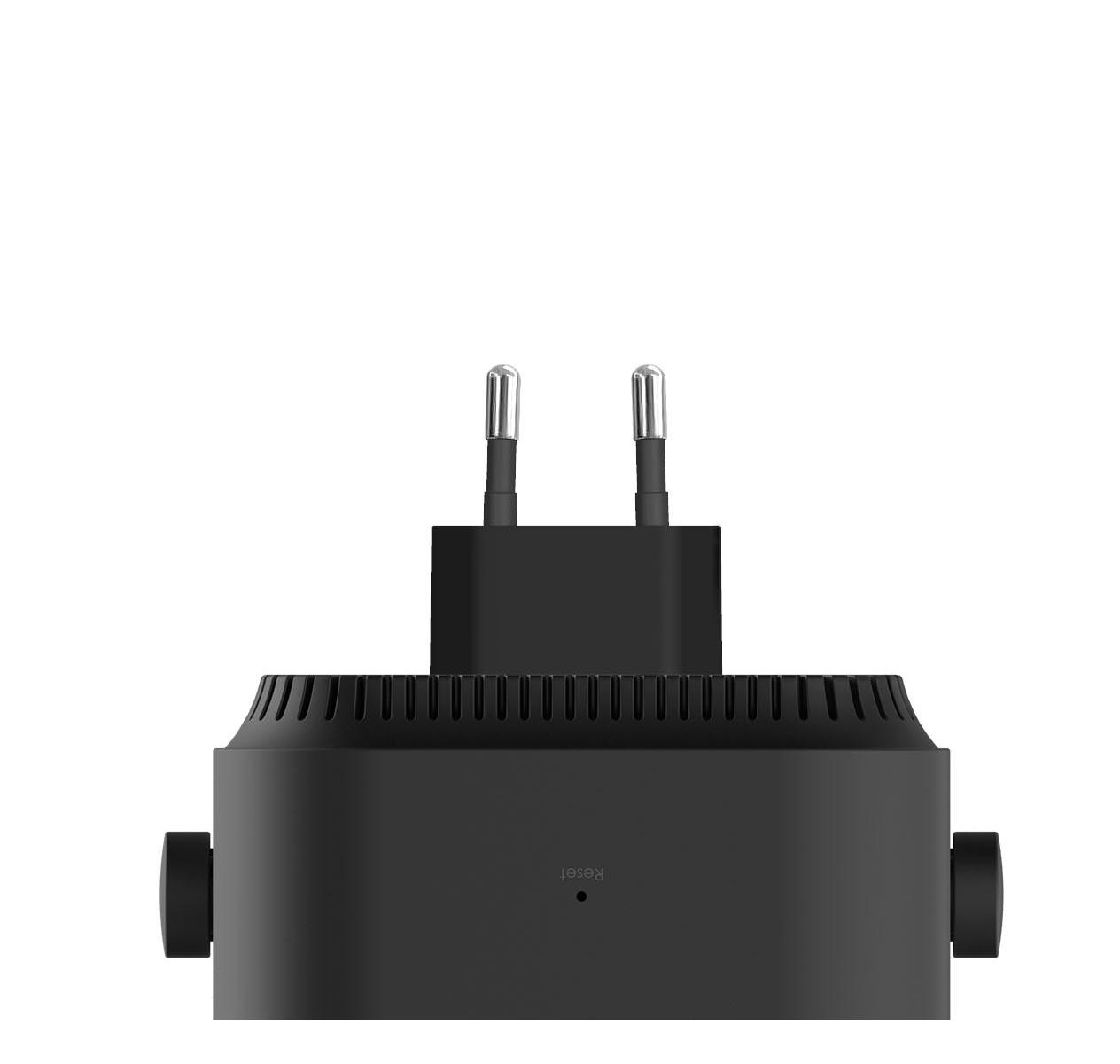 Schwarzer Netzstecker mit zwei Pins und einem Reset-Knopf.