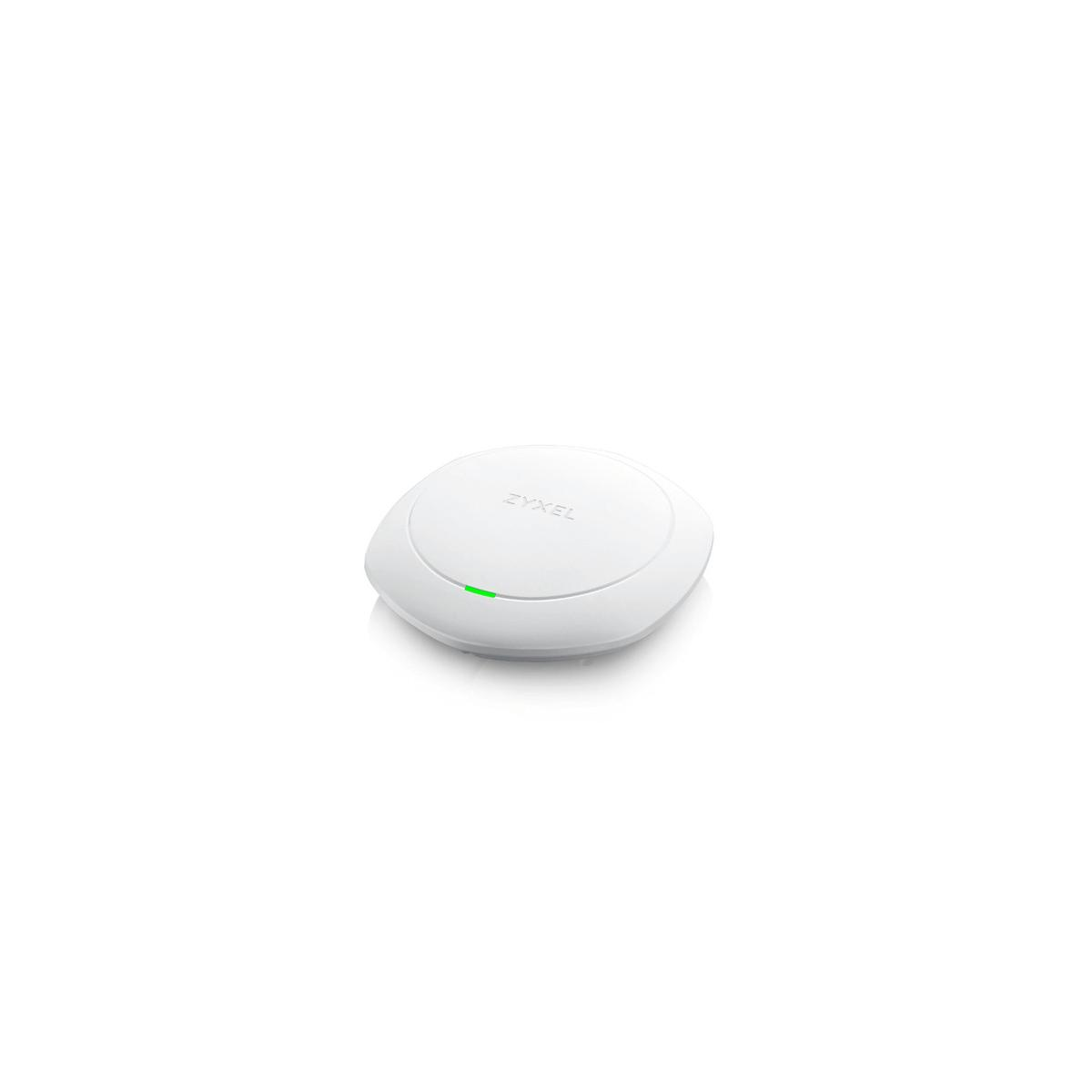 Un dispositivo Zyxel blanco con una tira de luz verde sobre fondo blanco.