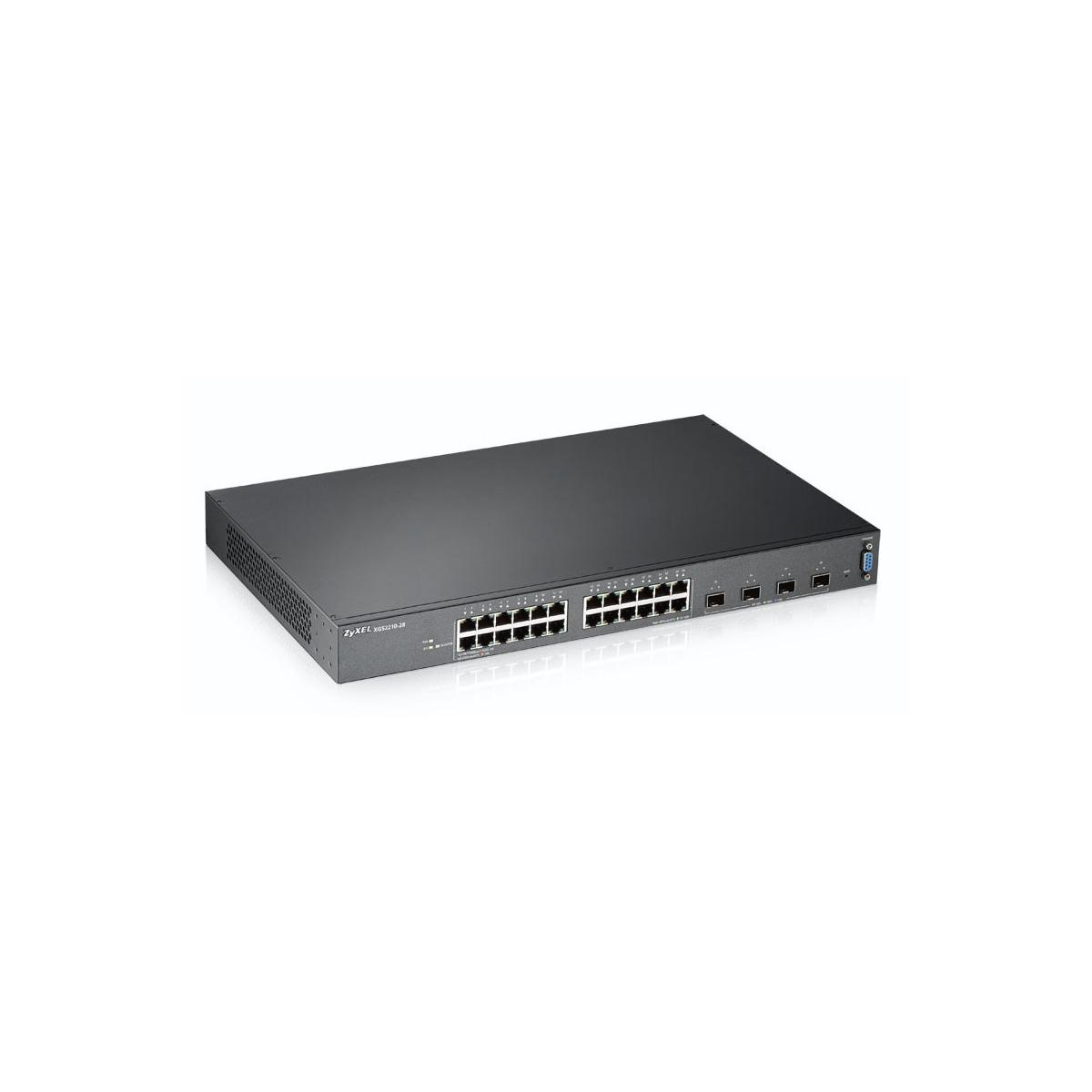 Switch di rete nero con 24 porte e LED frontali, su sfondo bianco.