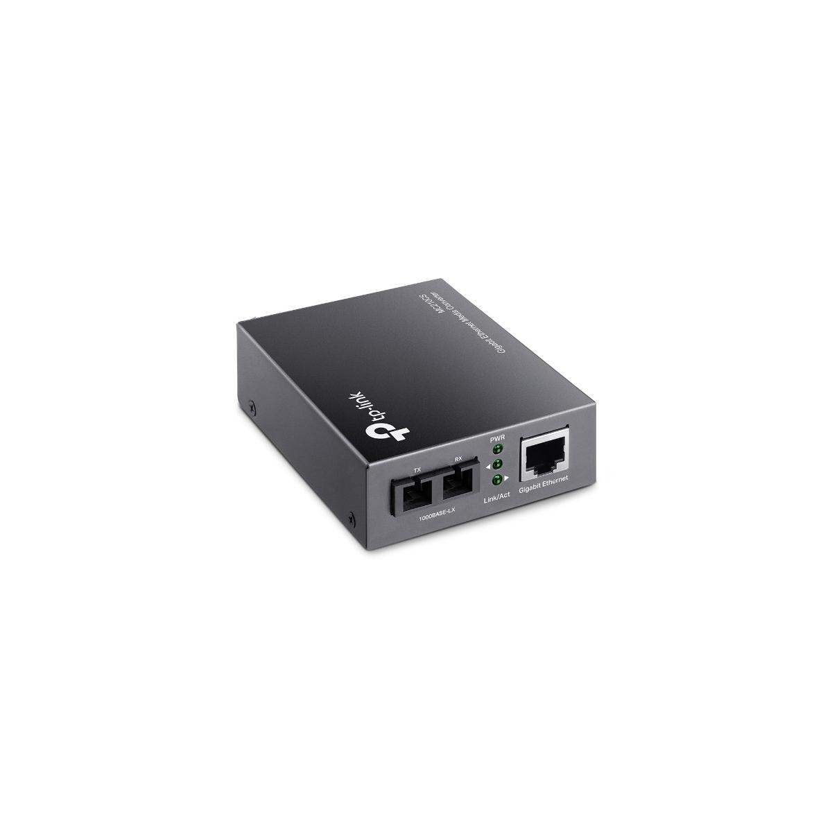 Portlu siyah bir TP-Link Gigabit Ethernet medya dönüştürücü.