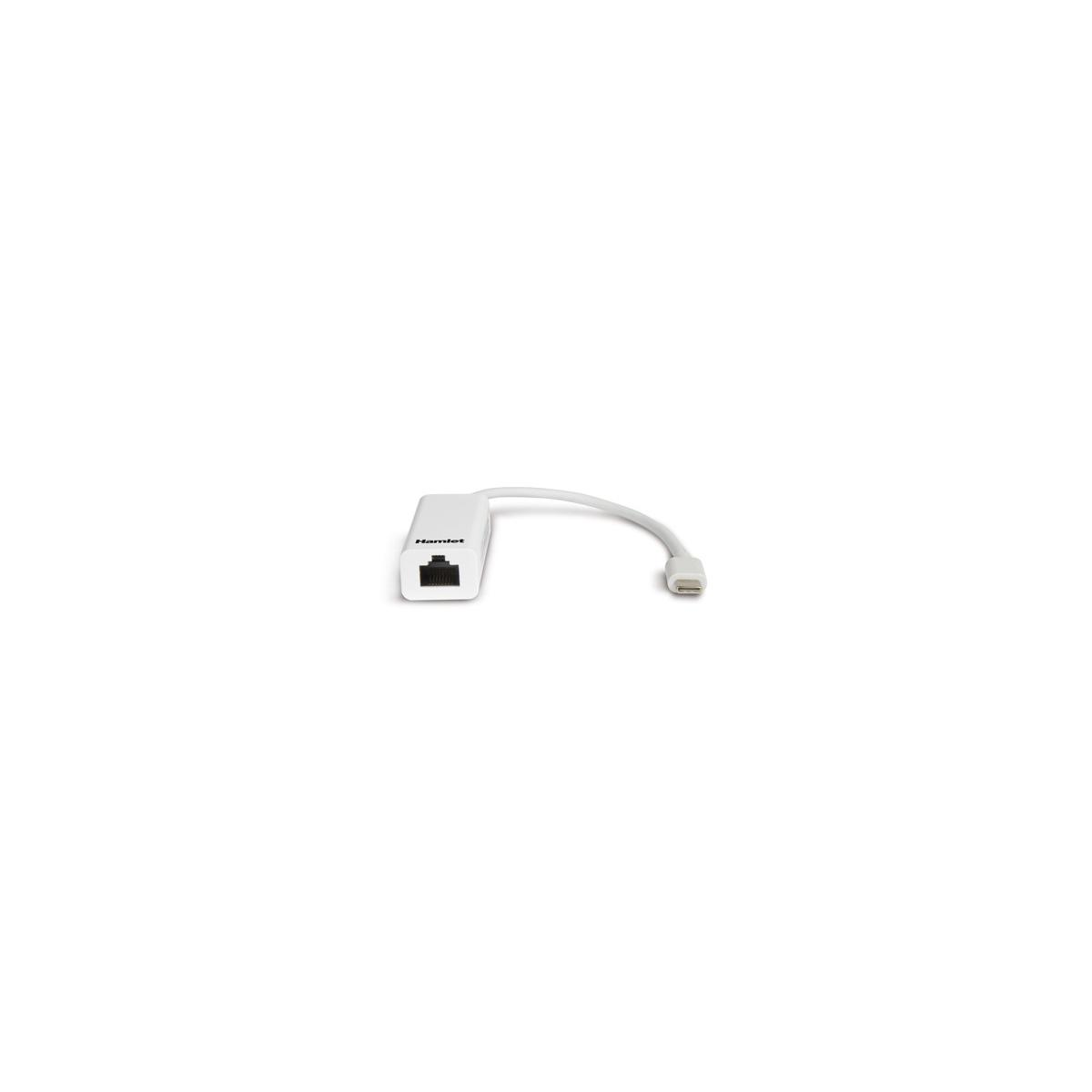 Un adaptador Hamlet blanco de Ethernet a USB-C con cable.