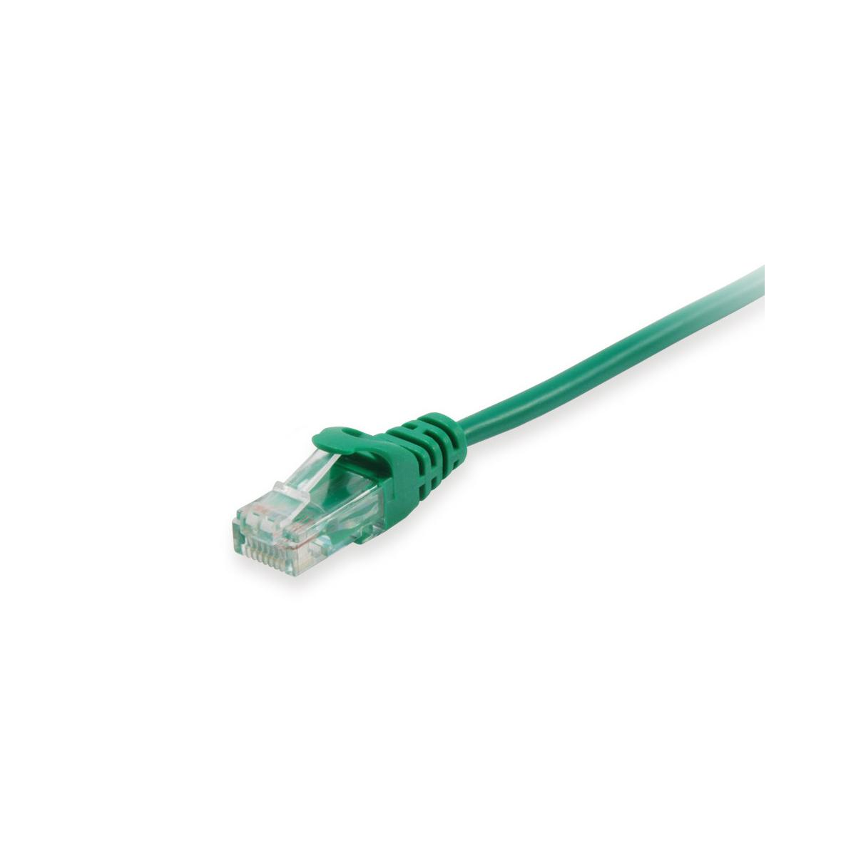 Groene Ethernetkabel met een doorzichtige RJ45-connector en vergrendelclip.