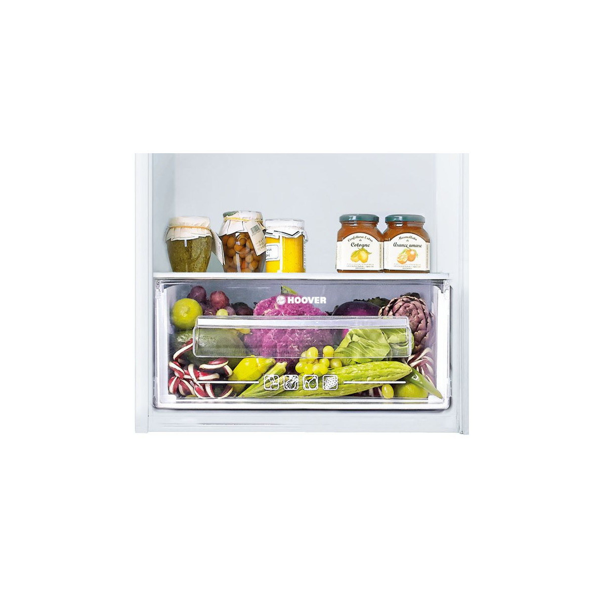 Un cassetto del frigorifero pieno di vari cibi, tra cui frutta, verdura e barattoli di conserve.