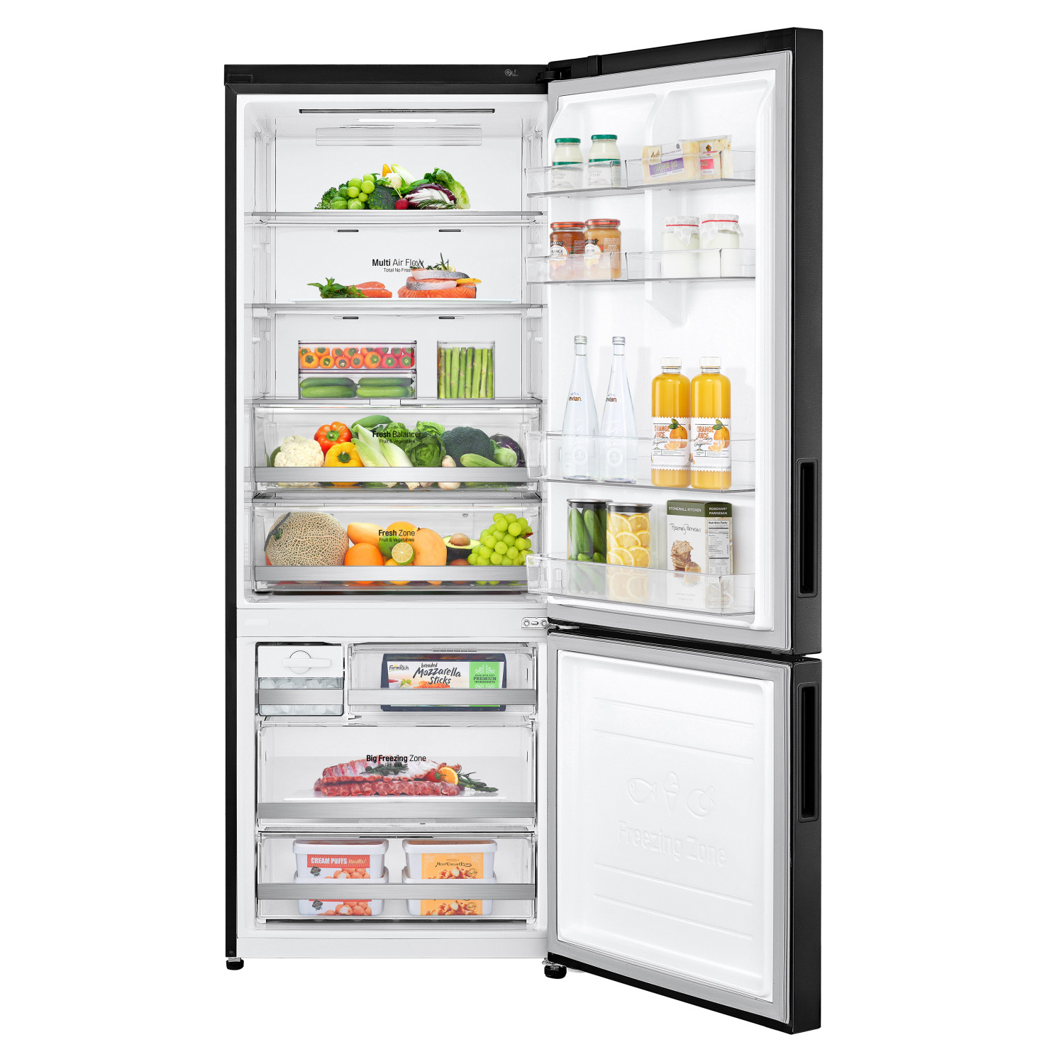 Ein offener schwarzer Kühlschrank mit Lebensmitteln, Obst und Gemüse.