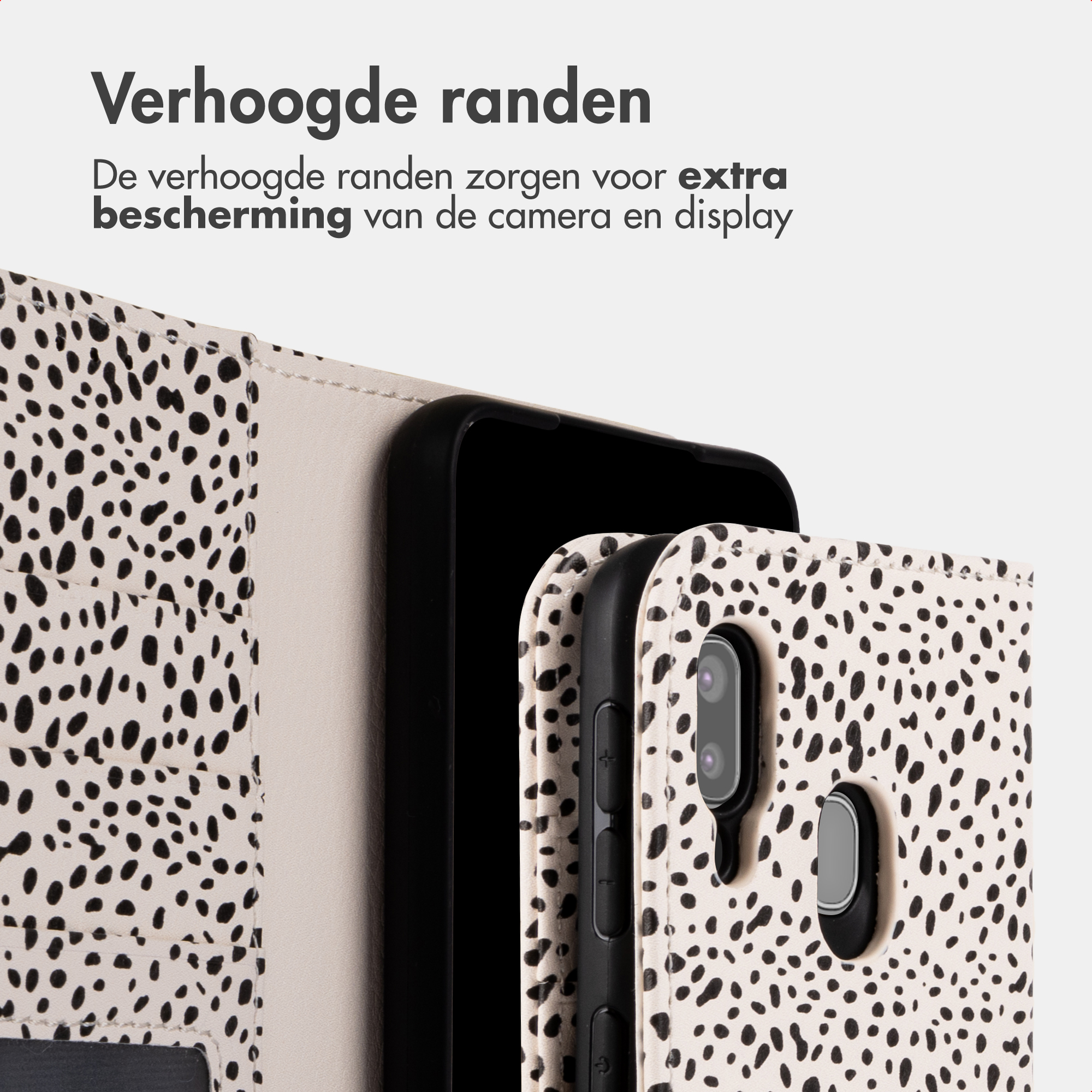 Telefoon met gestipt hoesje. Verhoogde randen beschermen camera en display.