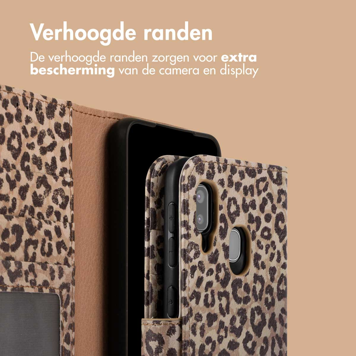 Telefoon in luipaardprint hoesje met verhoogde randen voor bescherming.