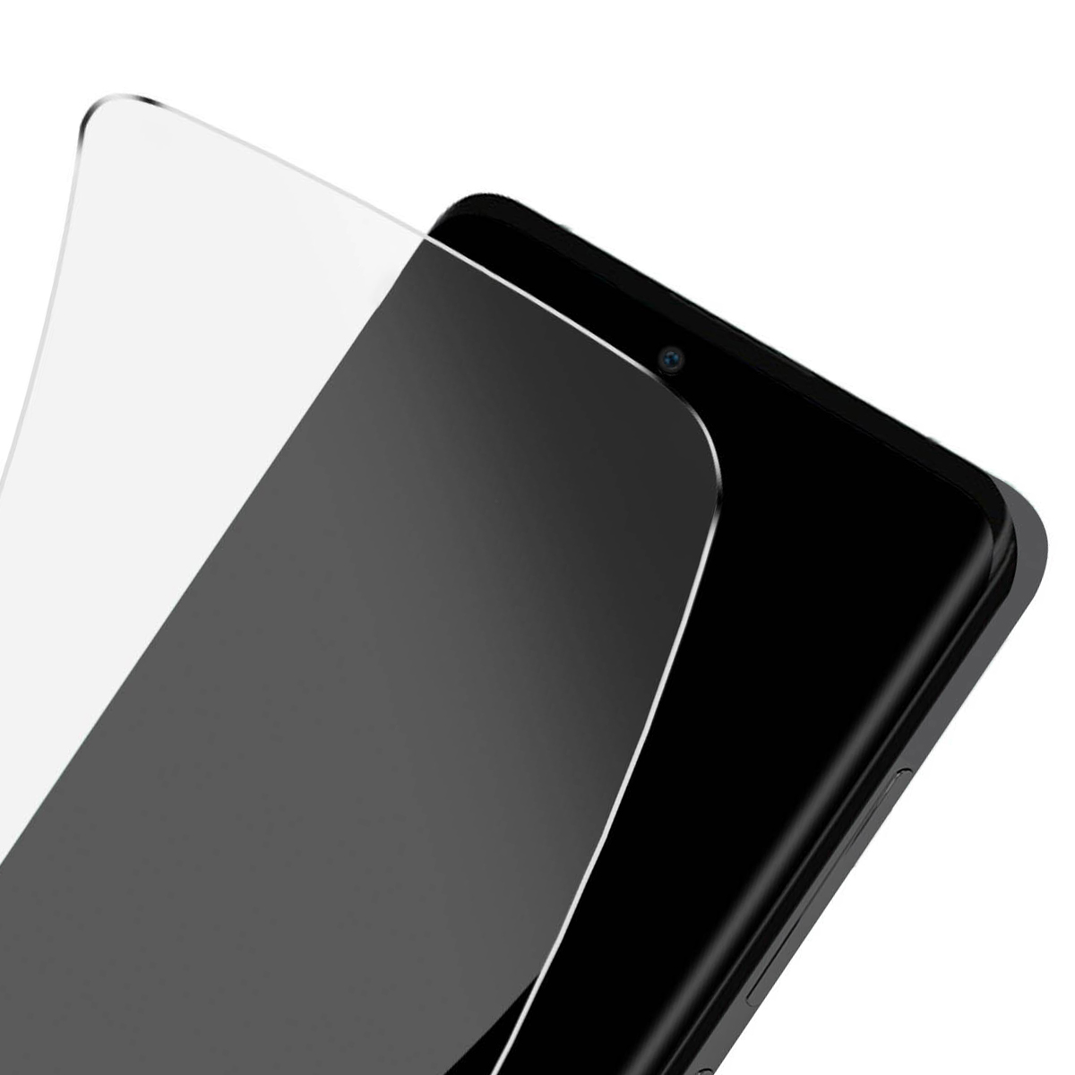 Una protezione per lo schermo in vetro giace su uno smartphone nero.