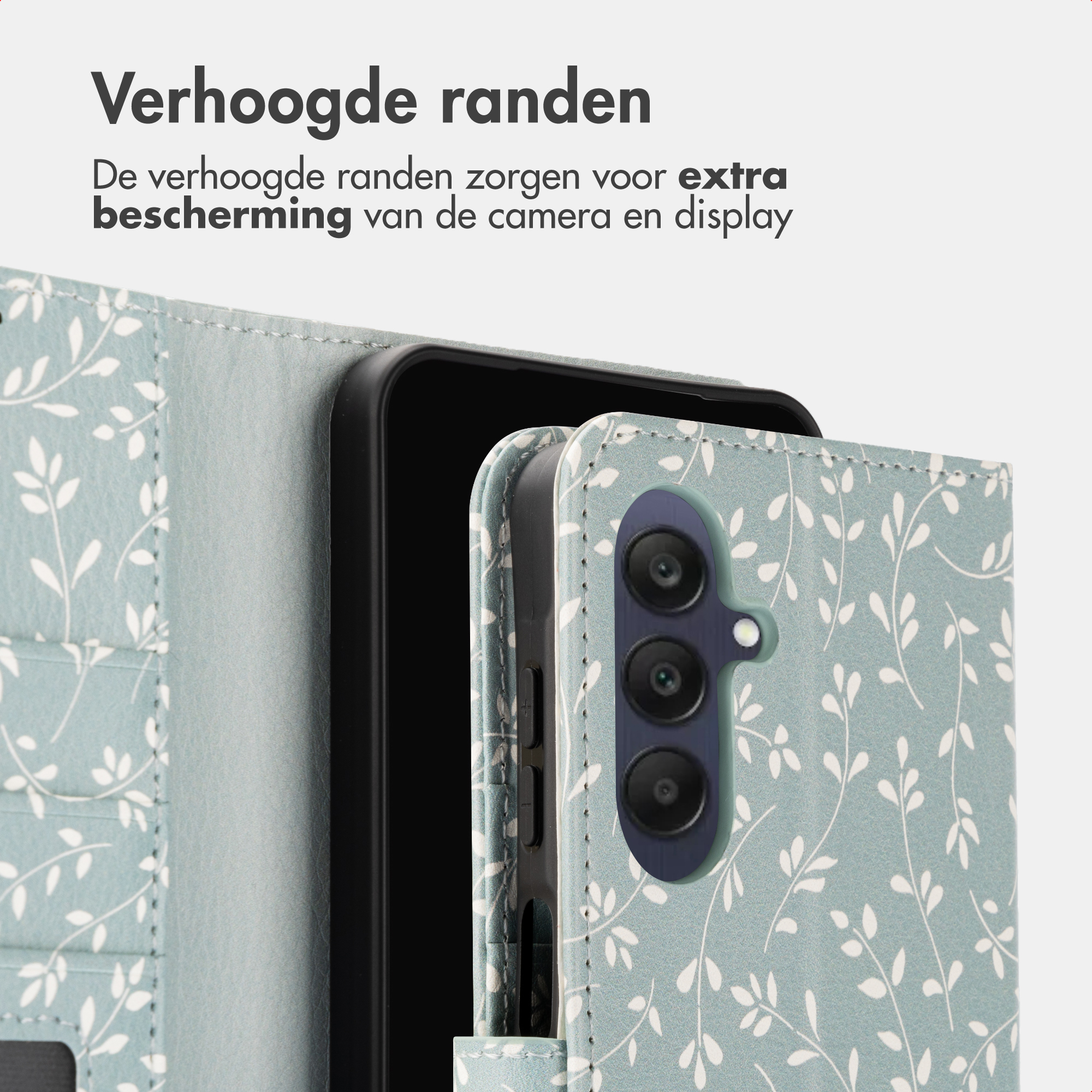 Een telefoonhoesje met blauwgroen bladerpatroon en een zwarte telefoon.
