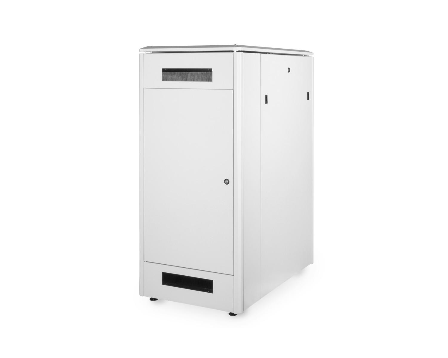 Un armadio bianco rettangolare con serratura e fessure di ventilazione.
