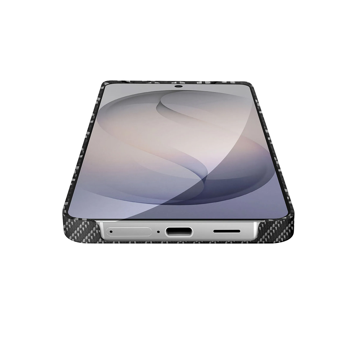 Zwarte carbon fiber telefoonhoes met zilveren telefoon op witte achtergrond.