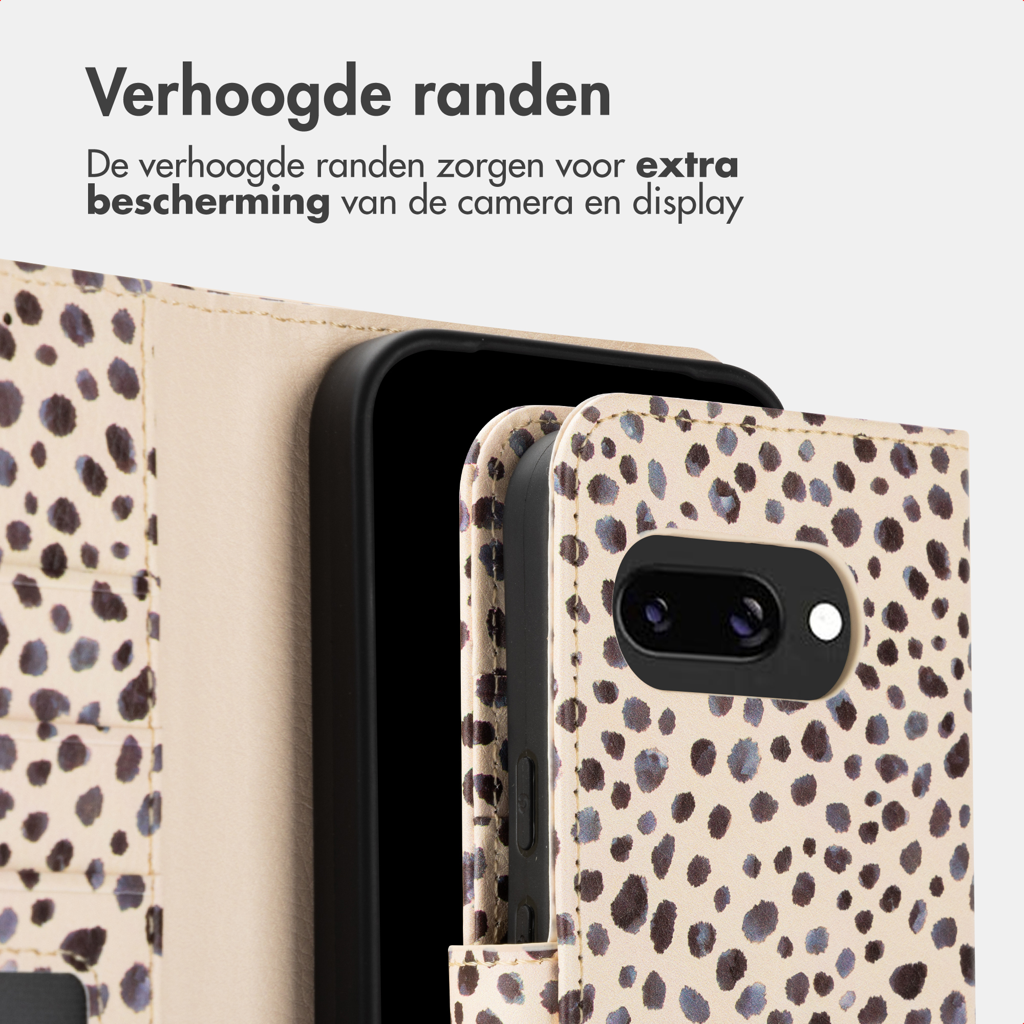 Une coque de téléphone à imprimé léopard est sur un téléphone.