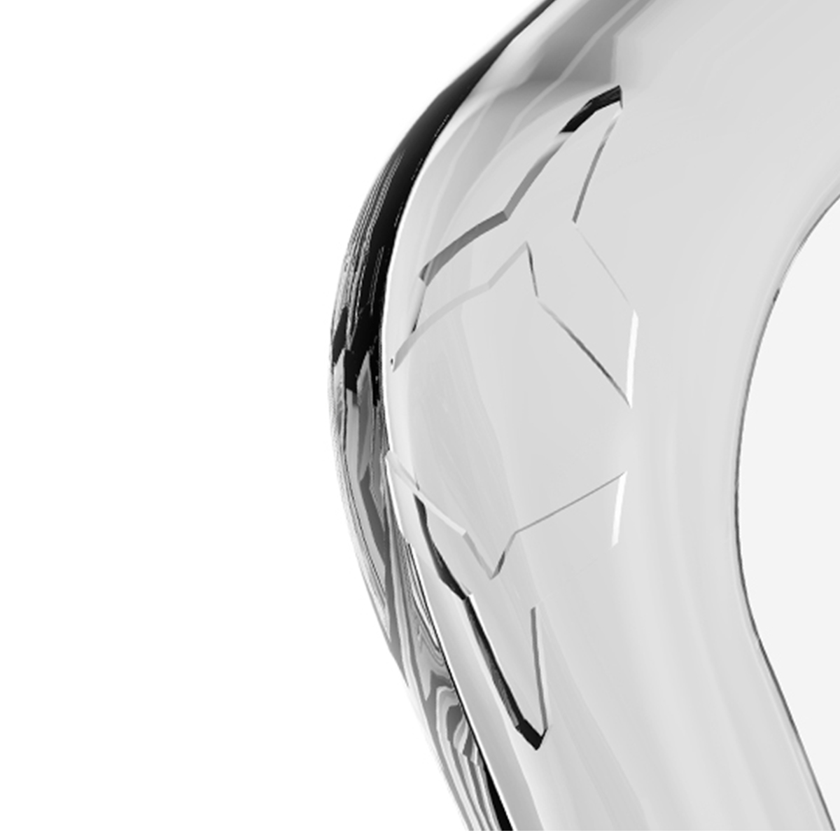 Un anello trasparente con un'incisione a forma di stella. Sfondo bianco.