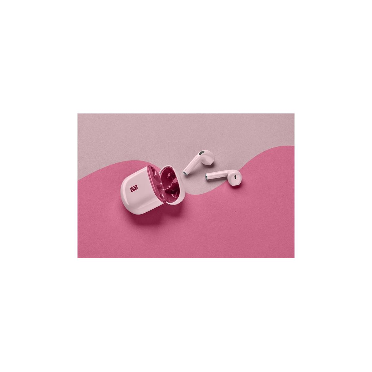 Una custodia di ricarica rosa per auricolari wireless con due auricolari bianchi accanto.