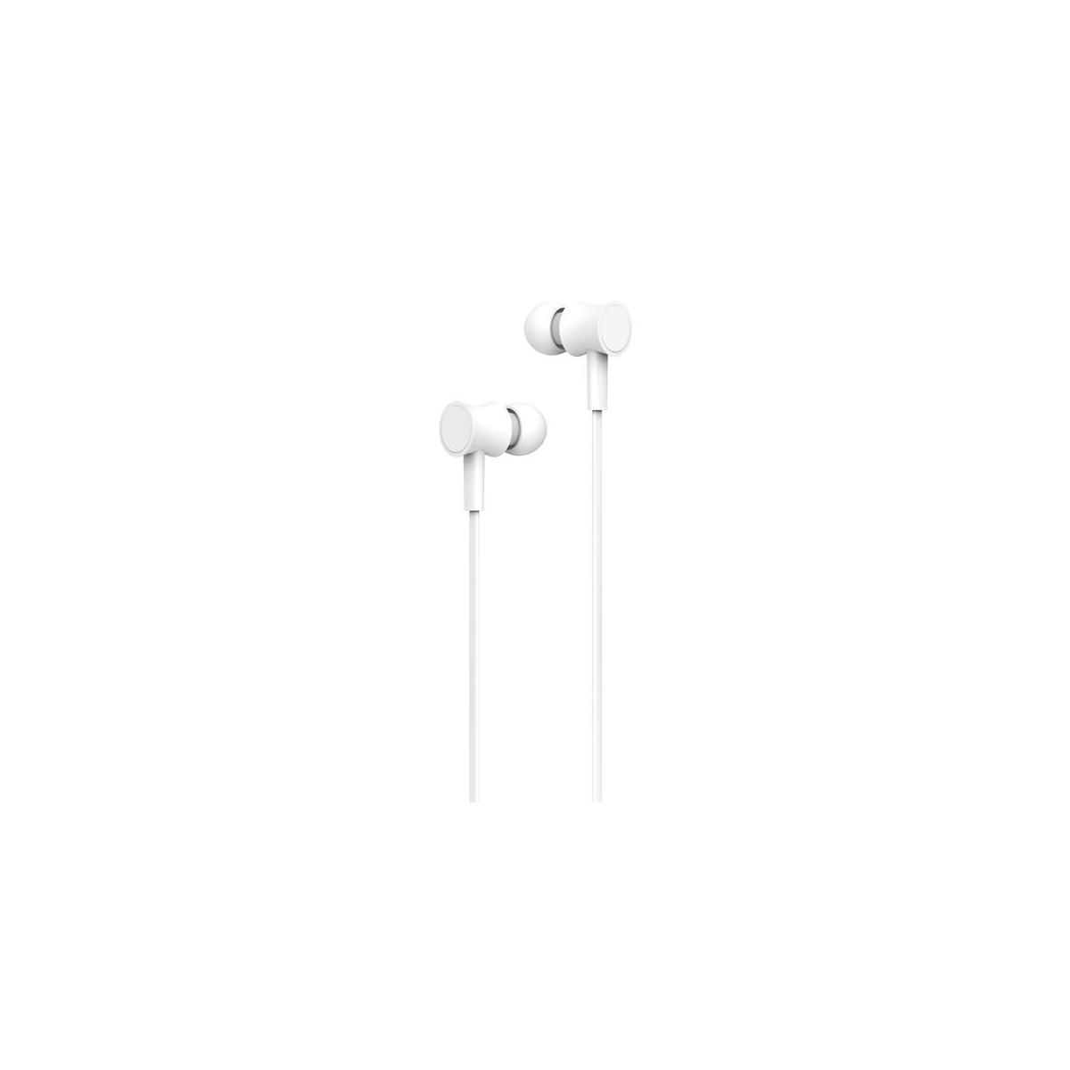 Due auricolari bianchi in-ear con cavi su sfondo bianco.