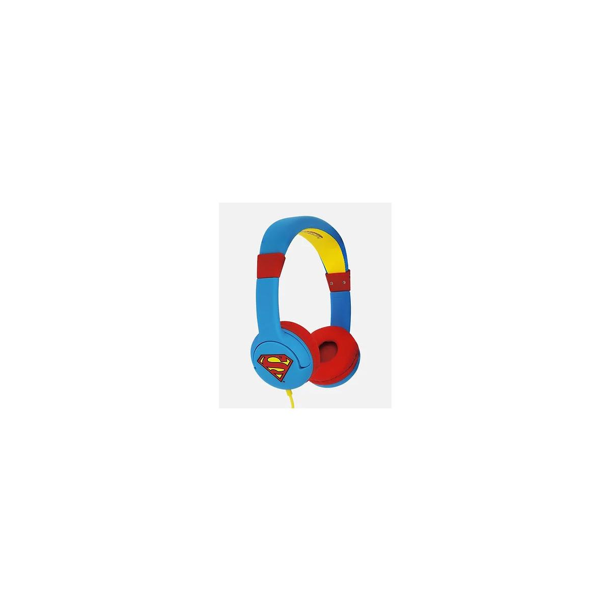 Auriculares azules con logo rojo de Superman y almohadillas rojas.