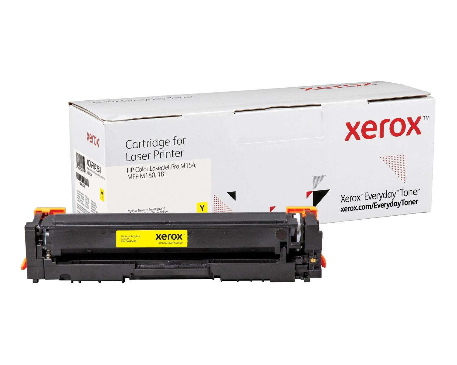 Żółty wkład do drukarki Xerox z tonerem stoi przed otwartym pudełkiem.
