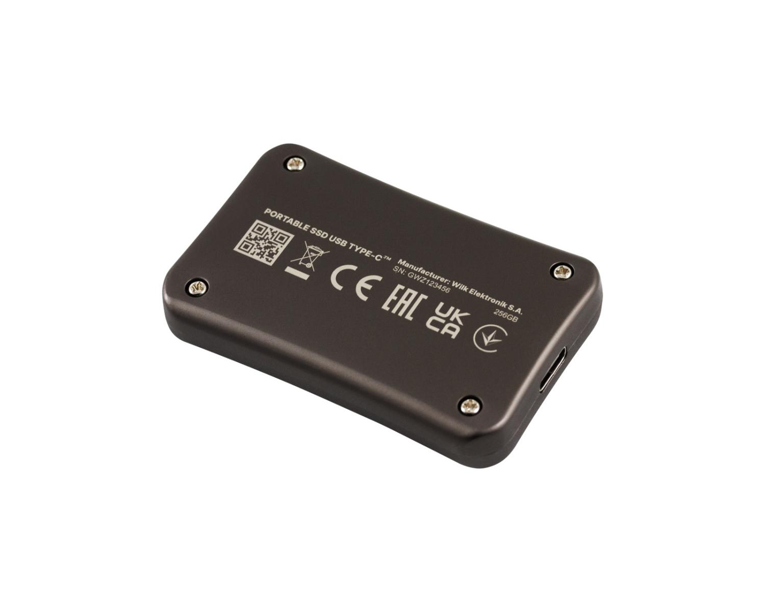 SSD portatile grigio scuro con porta USB-C e marchi. Archiviazione da 256 GB.