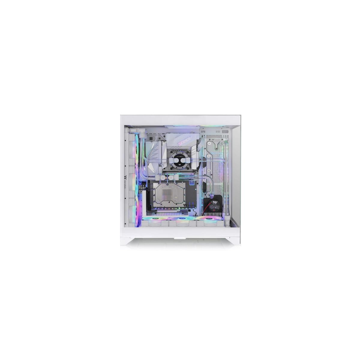 Un case per computer bianco con raffreddamento ad acqua e illuminazione RGB.