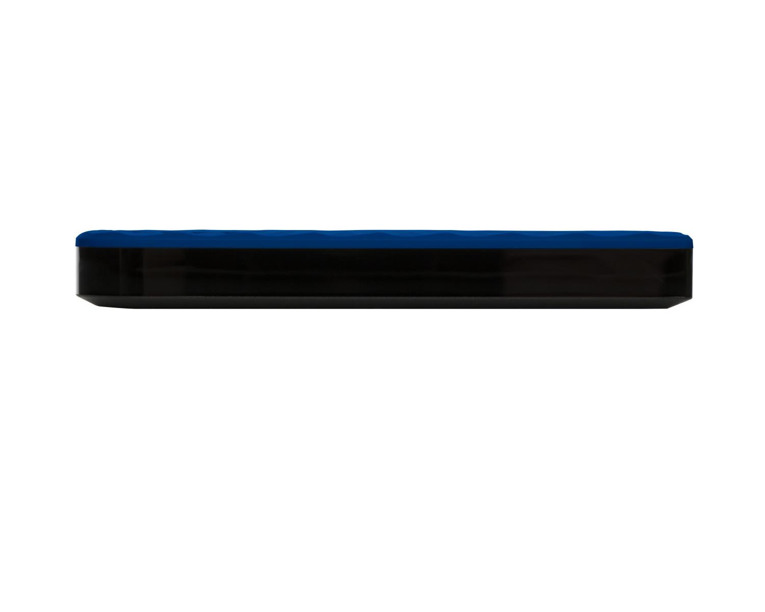 Disque externe noir avec un dessus bleu, isolé sur fond blanc.