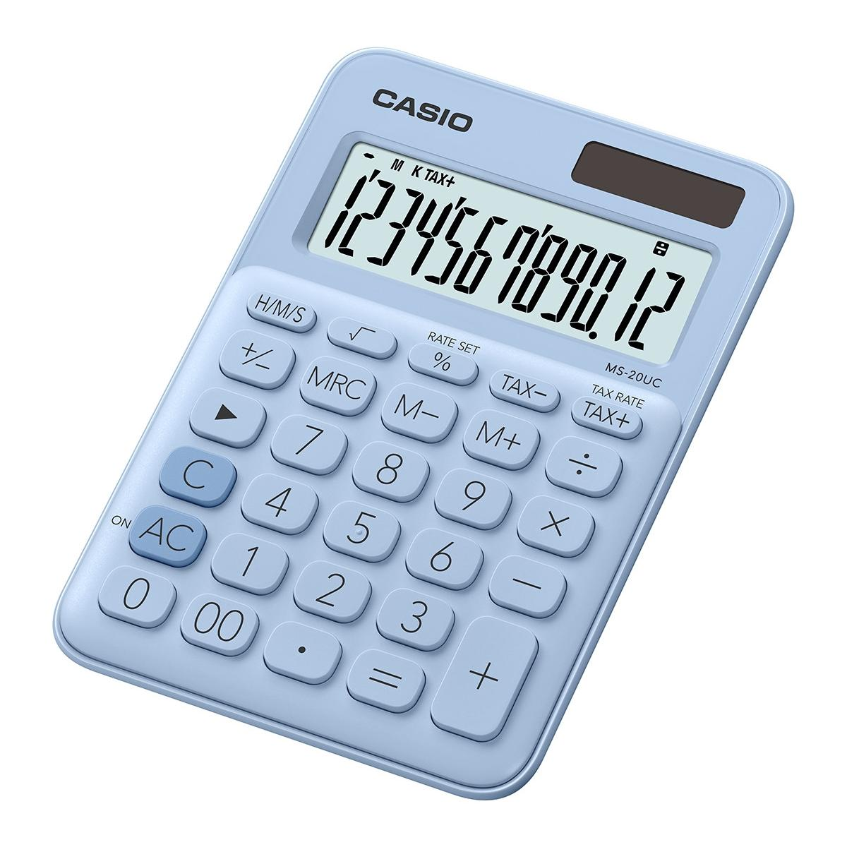 Una calcolatrice Casio MS-20UC azzurra con tasti grandi e un display che mostra 1234567890.12.