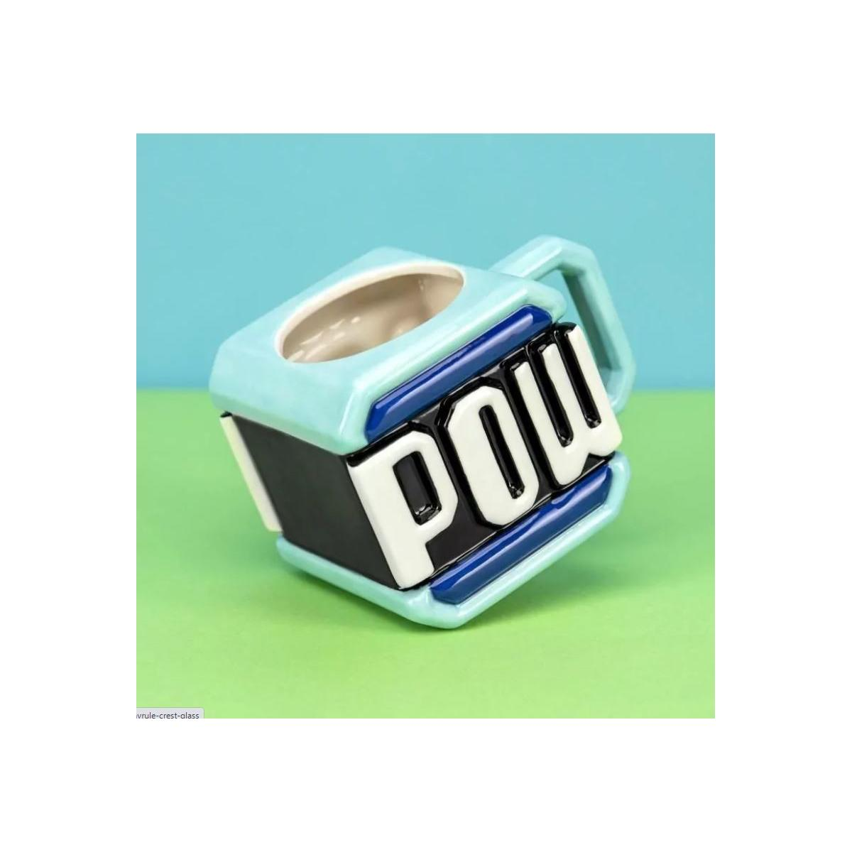 Taza azul claro con borde negro y azul, con la inscrip