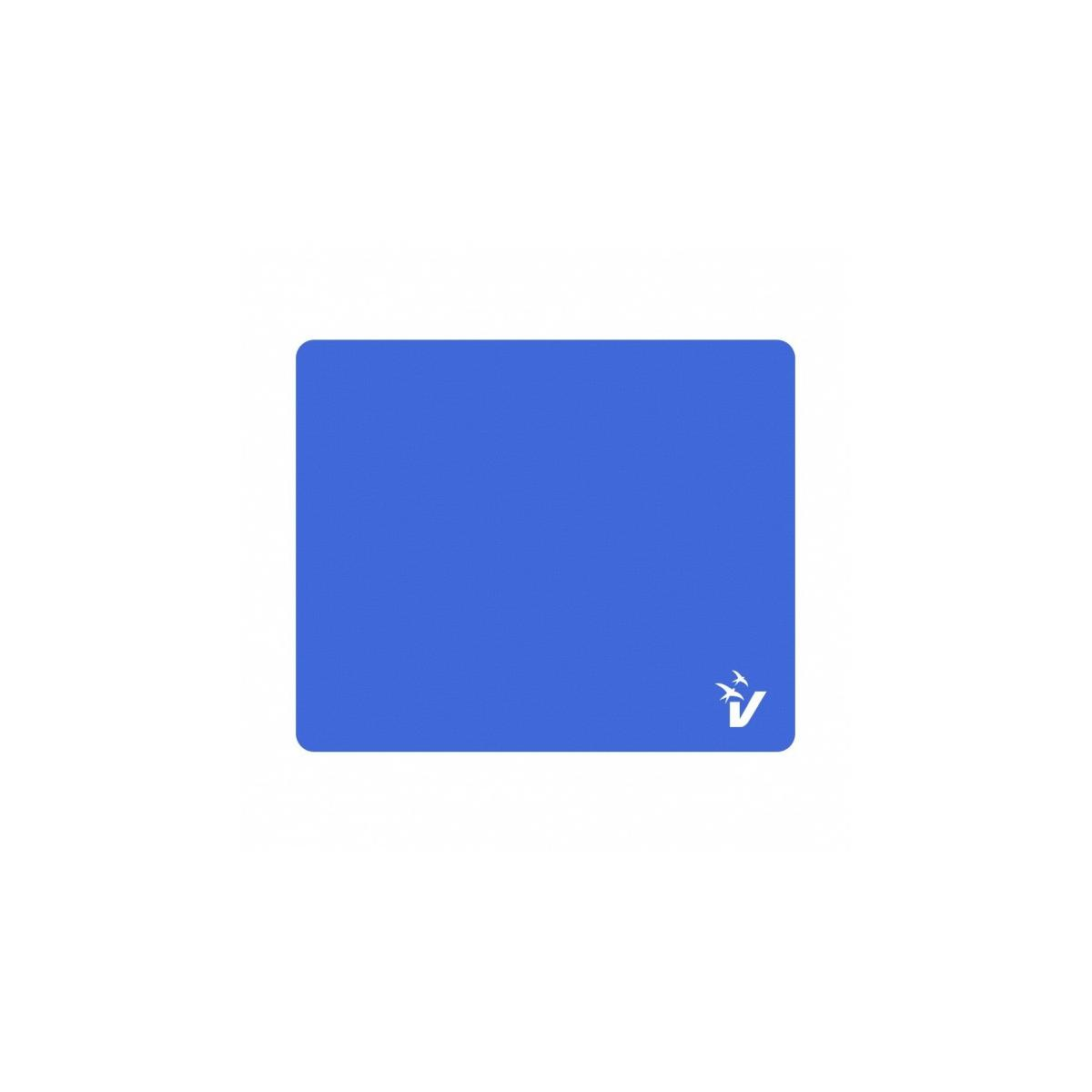 Ein blauer Mauspad mit einem weißen Logo unten rechts.