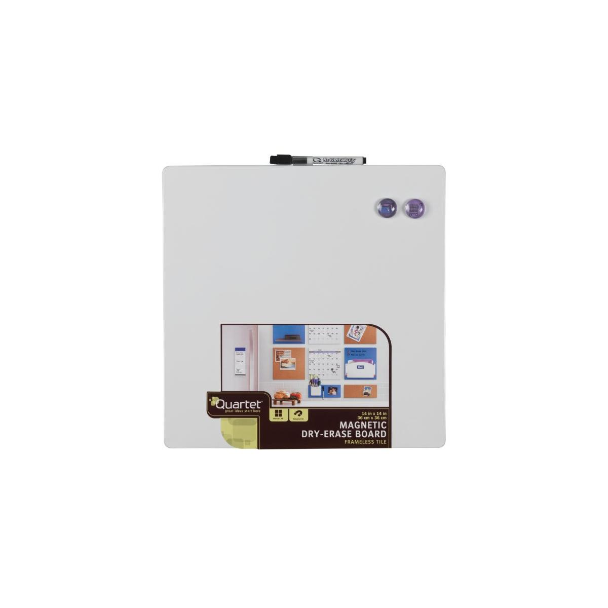 Weiße magnetische Whiteboard-Kachel mit Stift und zwei Magneten.